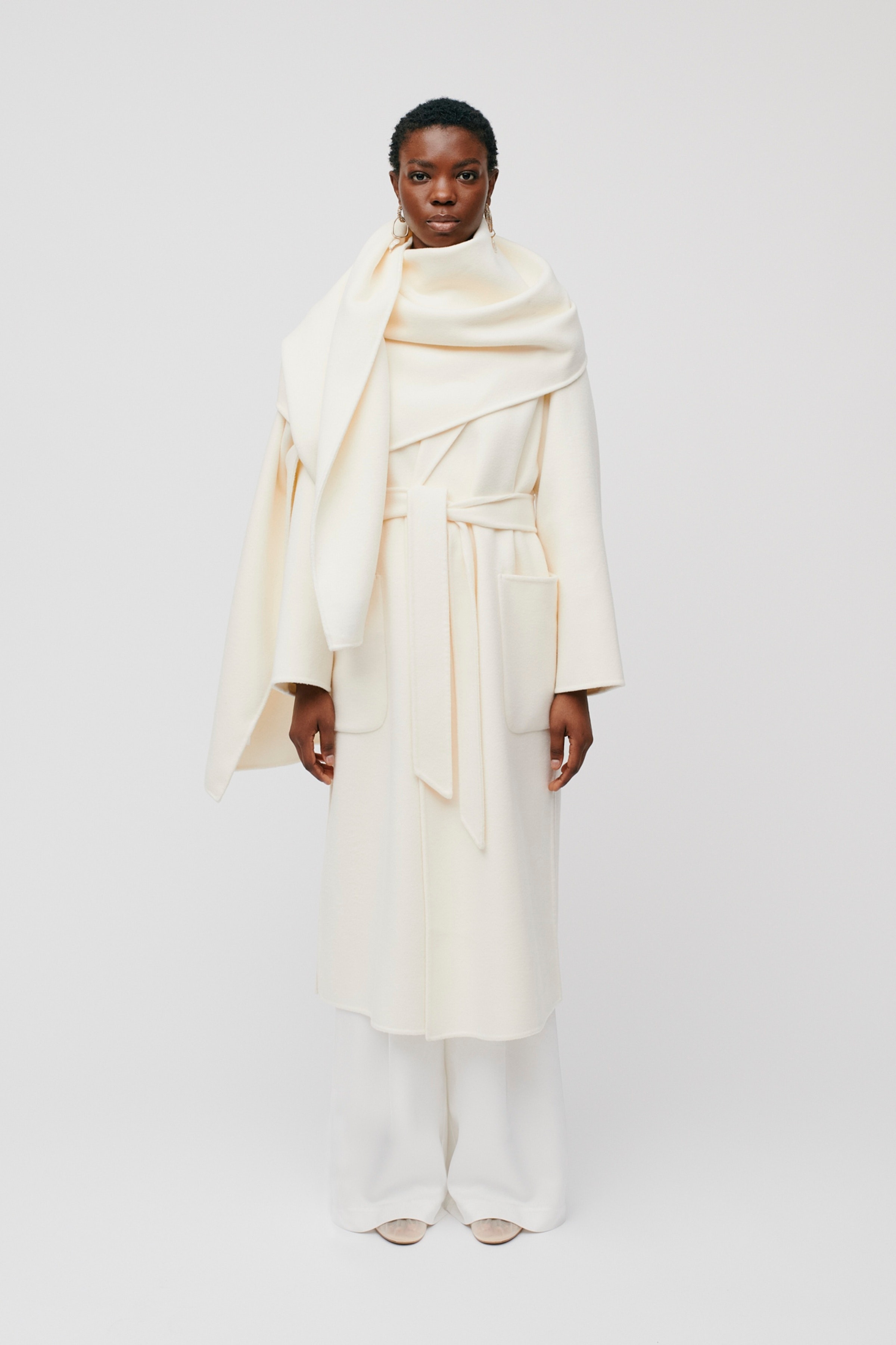 AMY Scarf LOOKBOOK FRONT 30600775-WH015