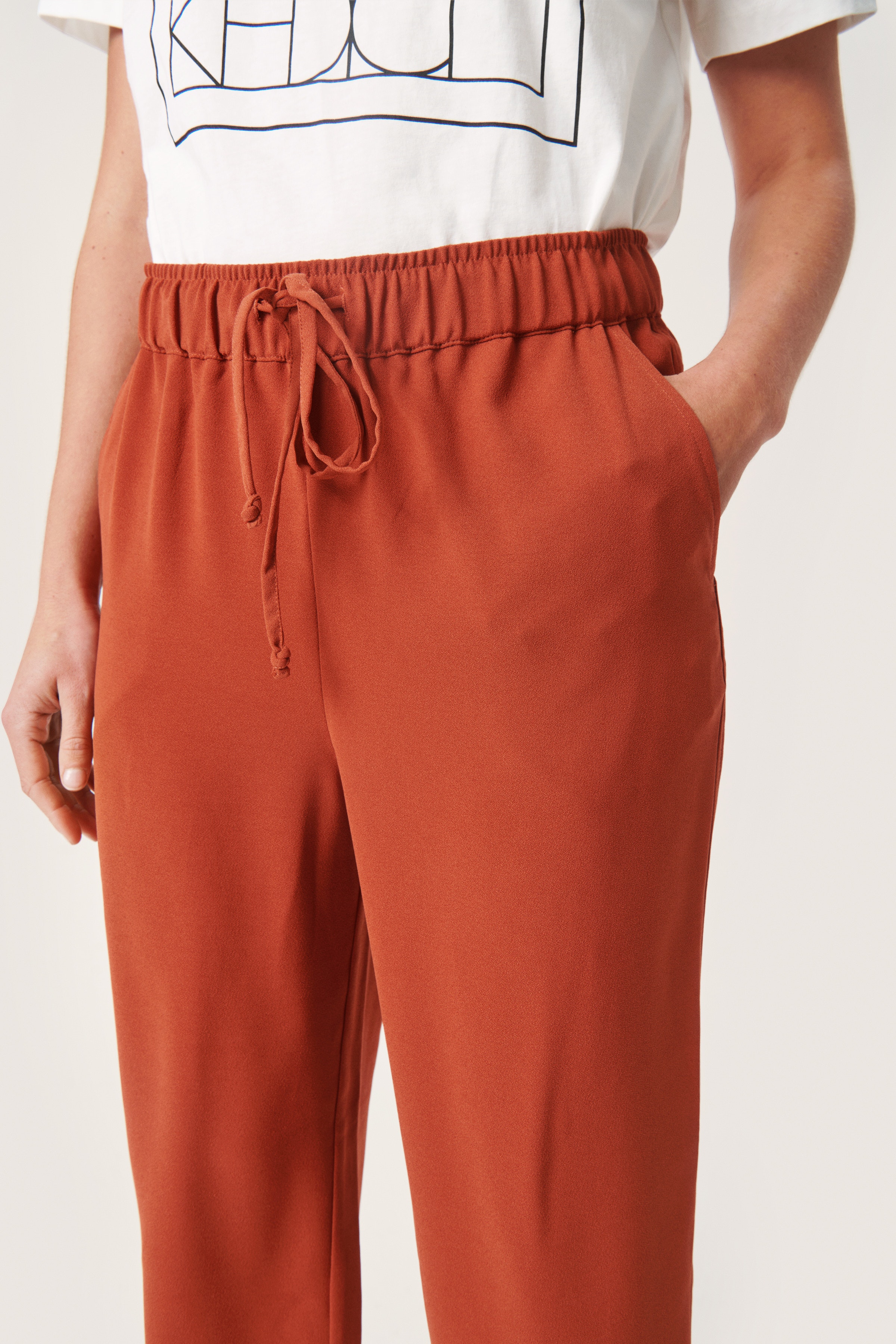 SLShirley Trousers LOOKBOOK DETAIL 30406346-181343