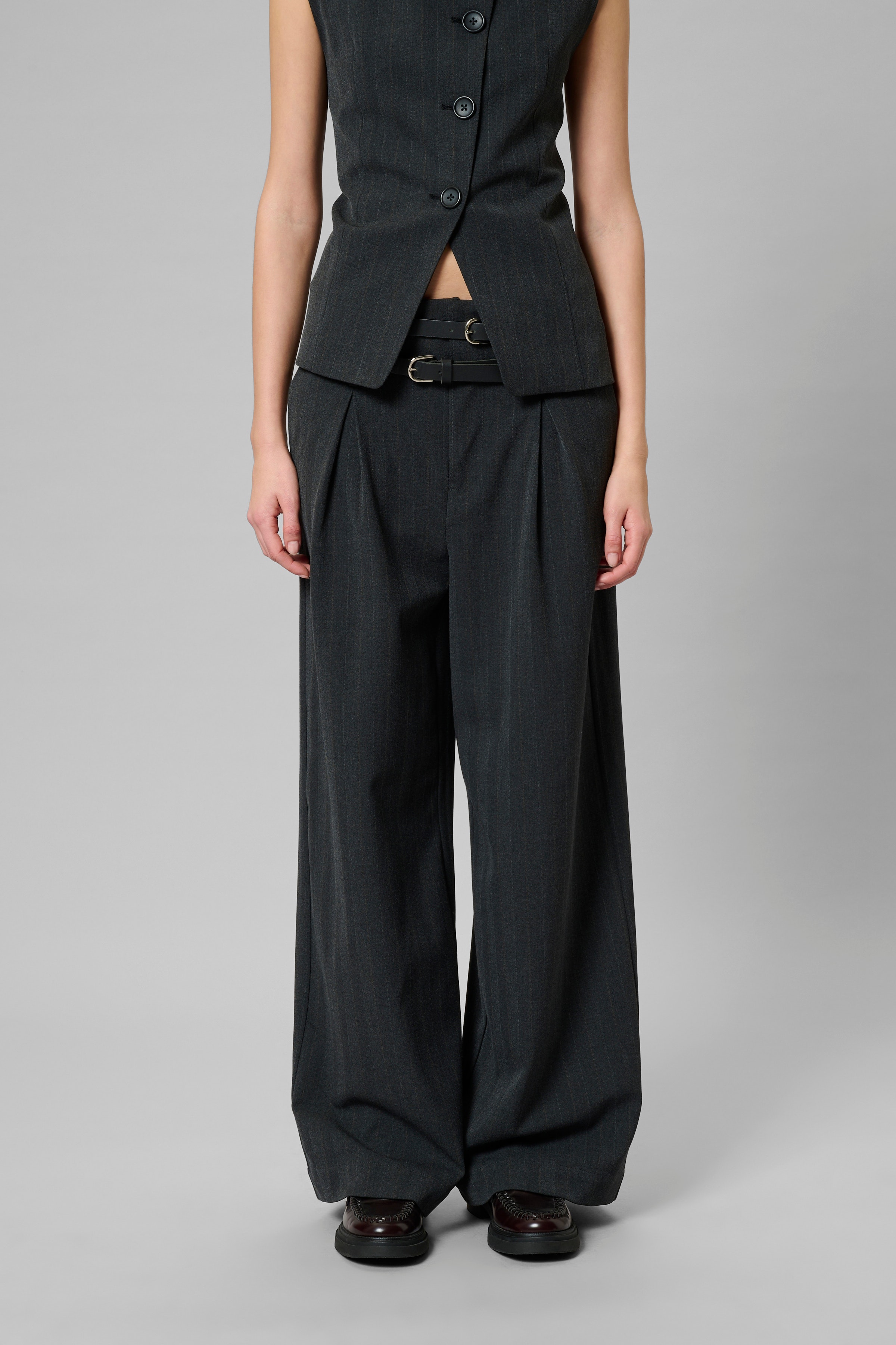 MWLuna Trousers LOOKBOOK FRONT 10705374-190201