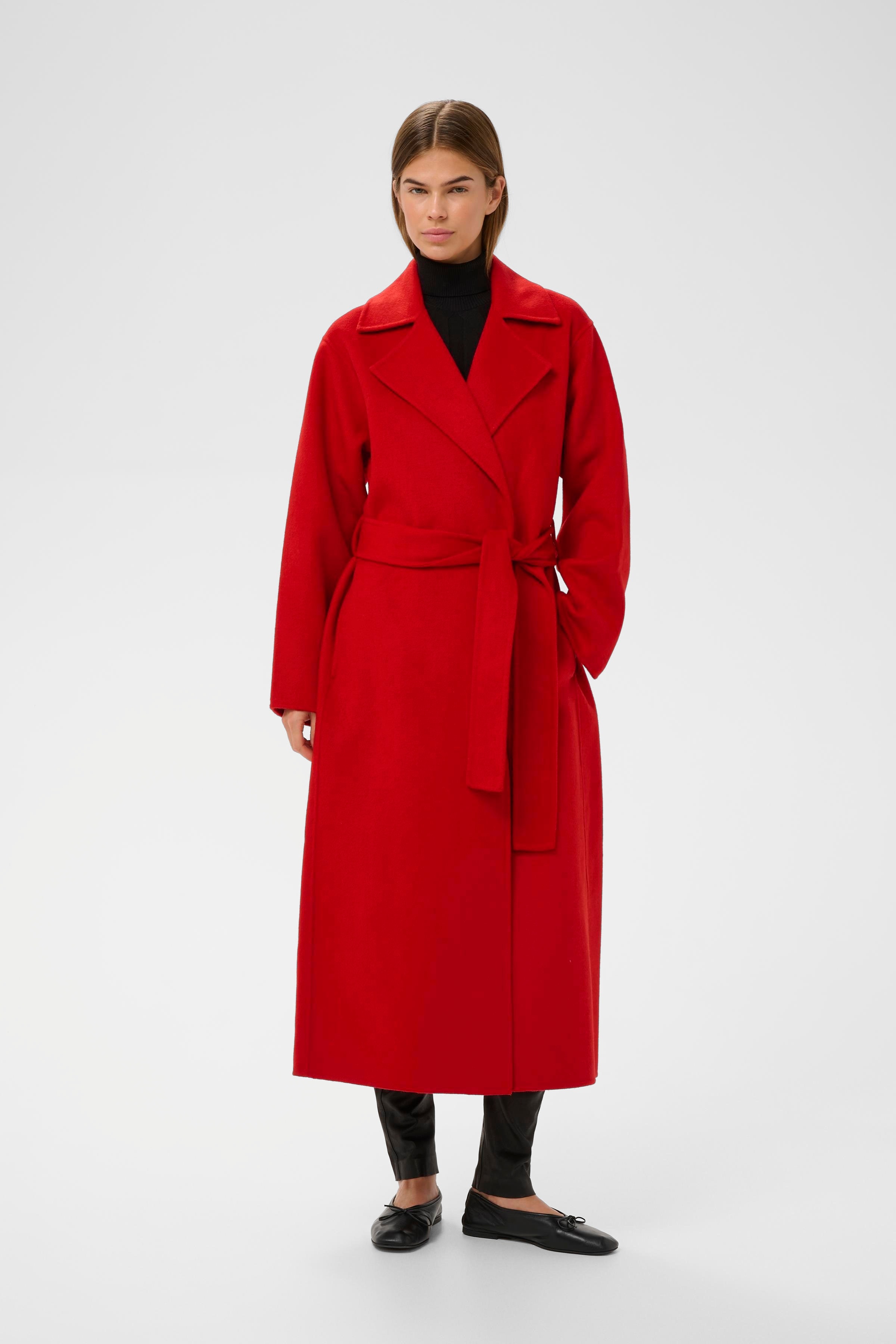 YillaIW Mantel LOOKBOOK FRONT 30110608-181553