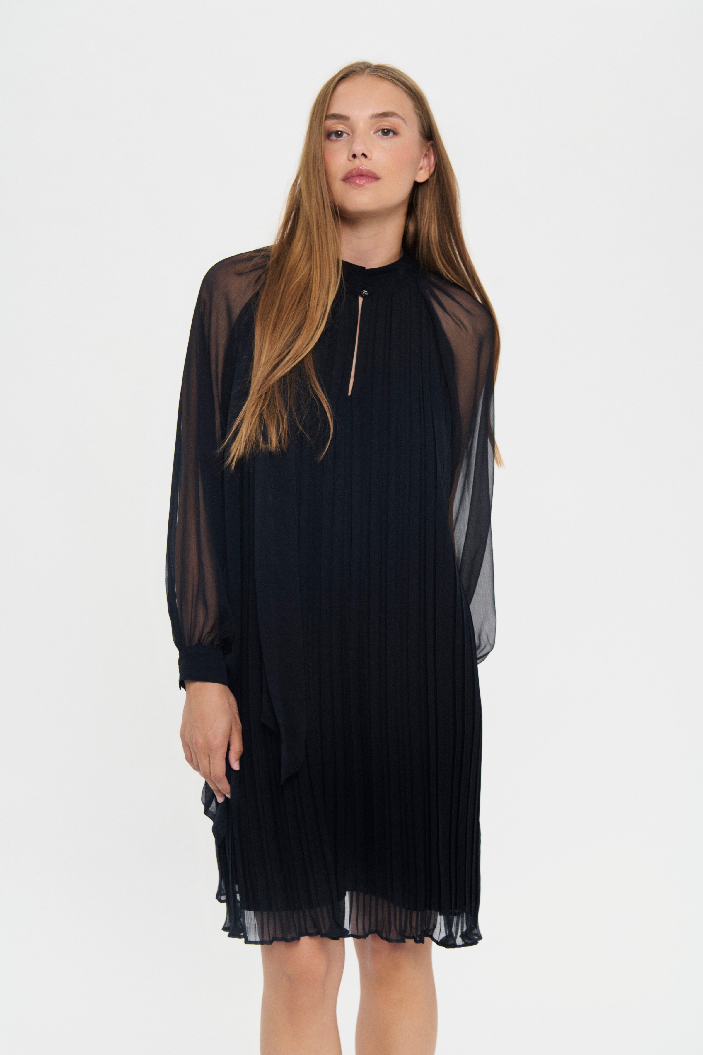 NuriSZ Dress LOOKBOOK FRONT 30514599-193911