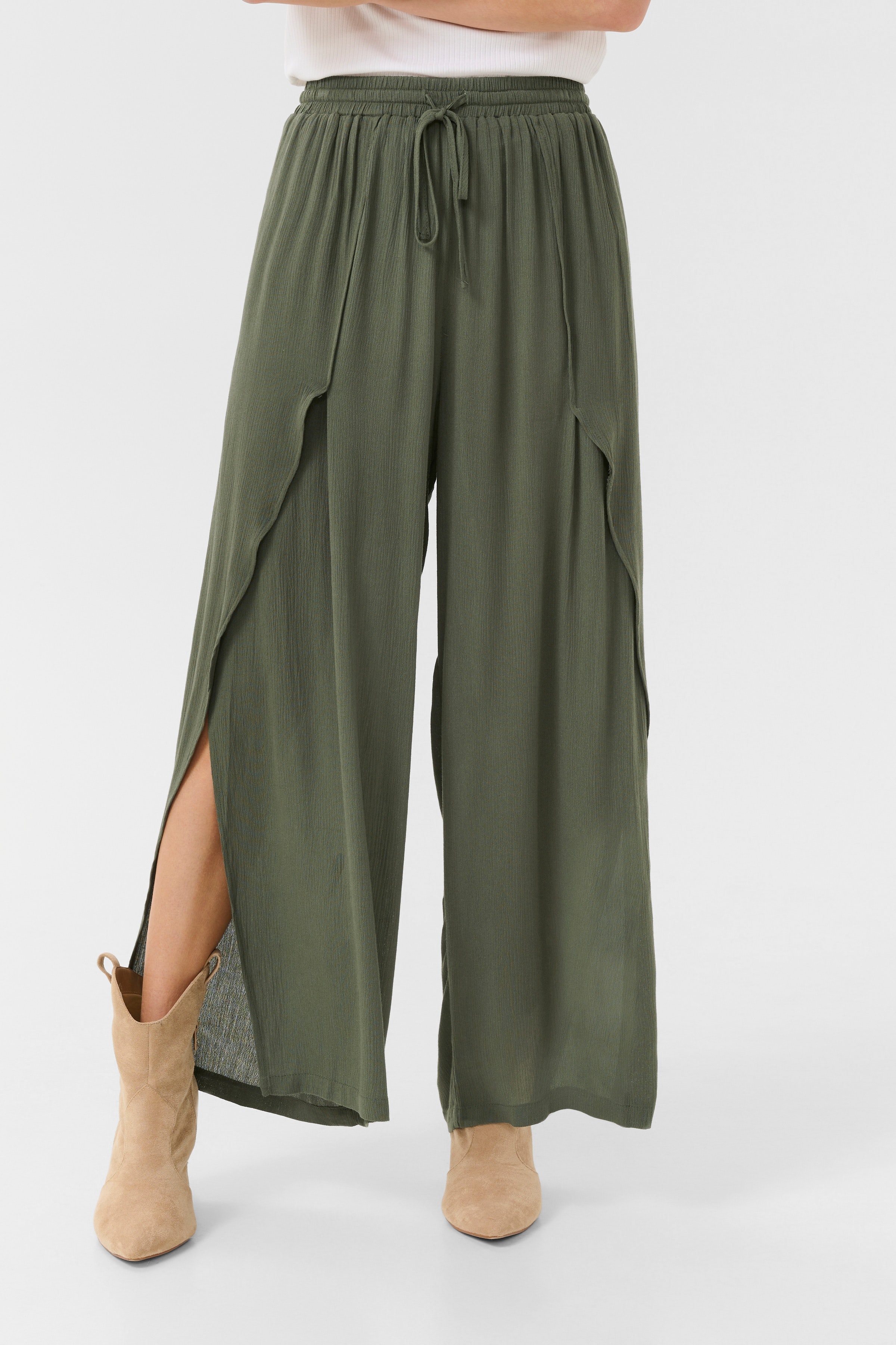 Allie Trousers LOOKBOOK FRONT 10604546-190413