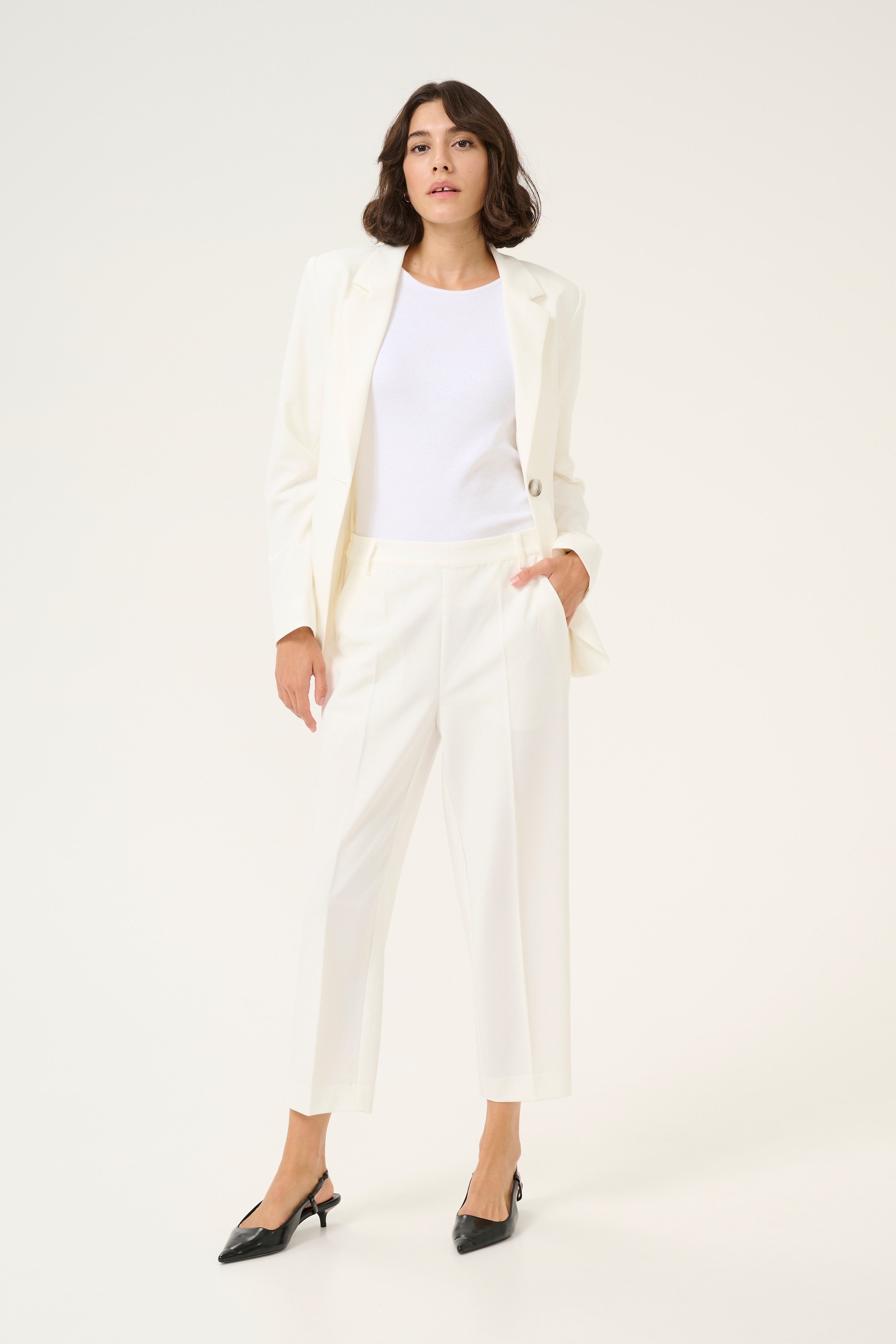 KAsakura Trousers LOOKBOOK FRONT 10506127-110602