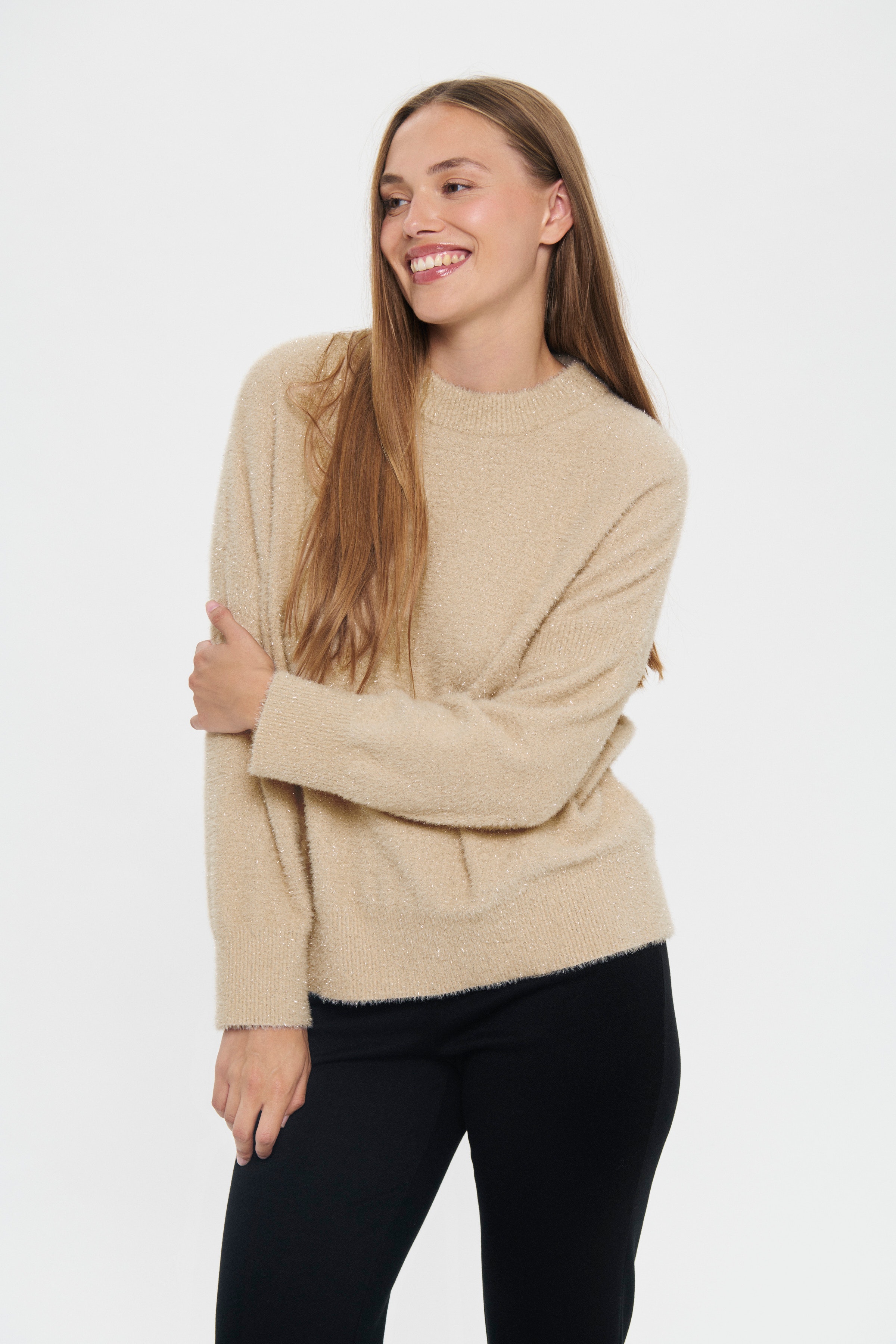 NushaSZ Pullover LOOKBOOK FRONT 30514593-131008