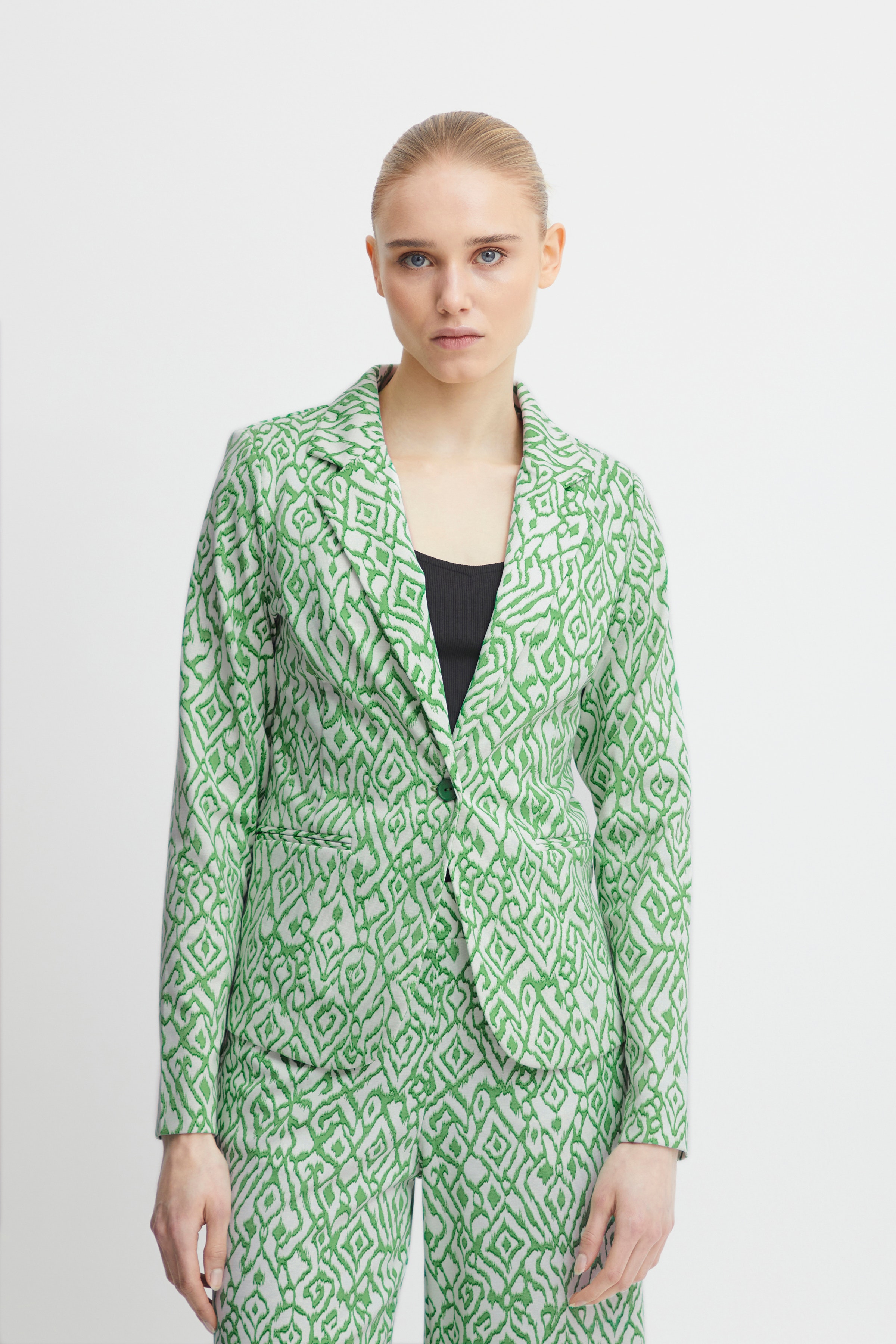 IHKATE Blazer LOOKBOOK FRONT 20118567-201904