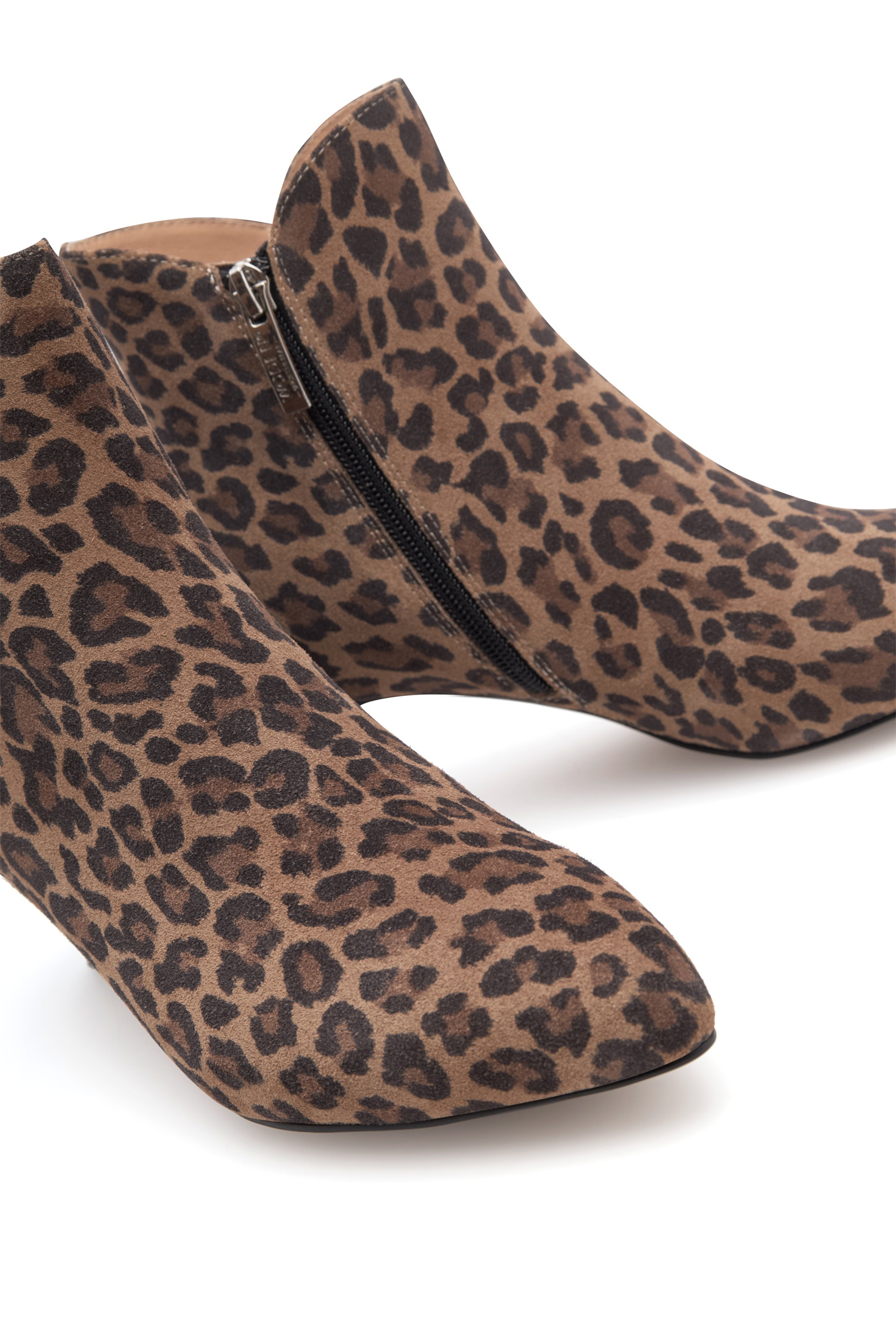 SagaZipS Boots LOOKBOOK DETAIL 40551668-400309