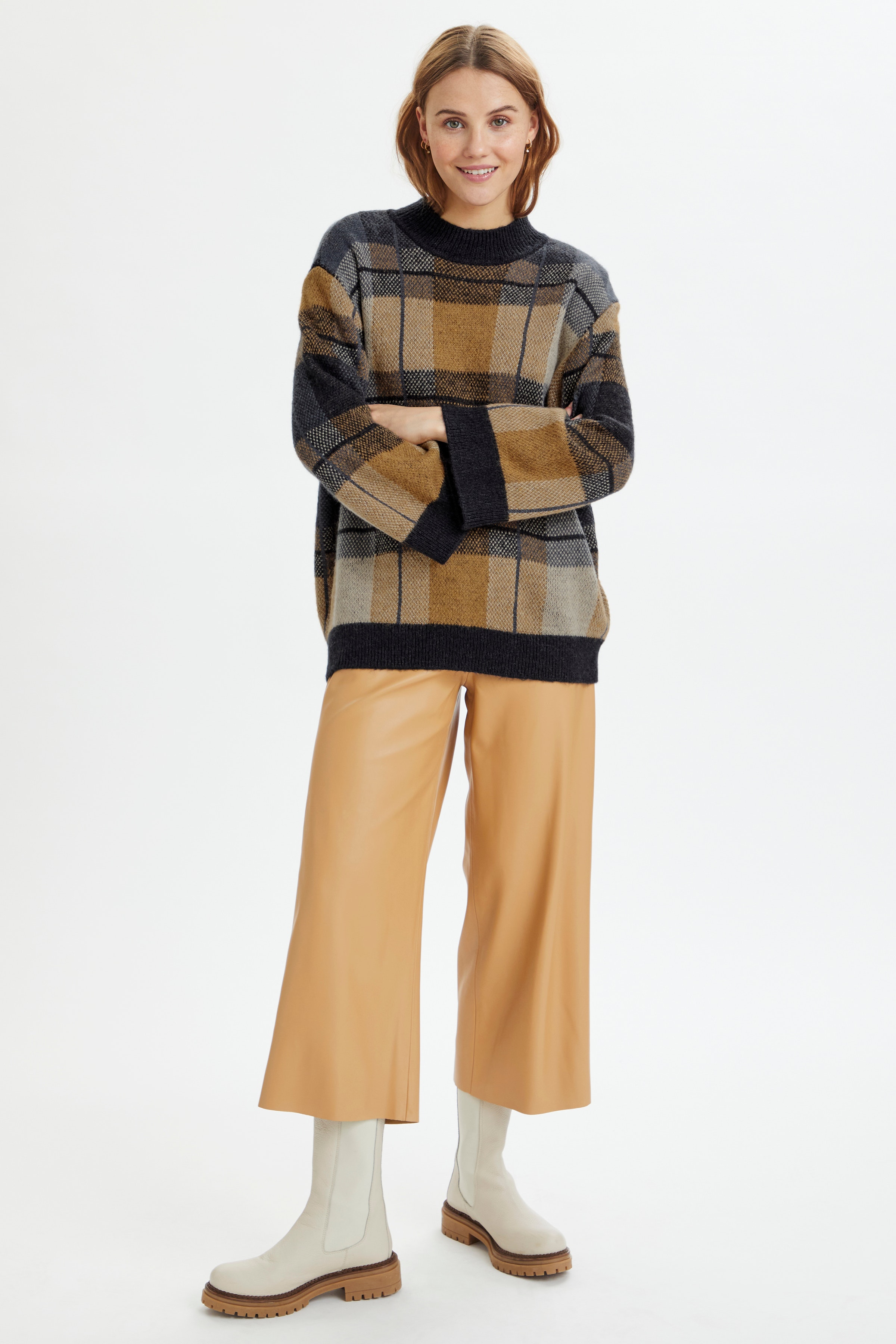  IbenaSZ Pullover

 LOOKBOOK FRONT 30511372-193713