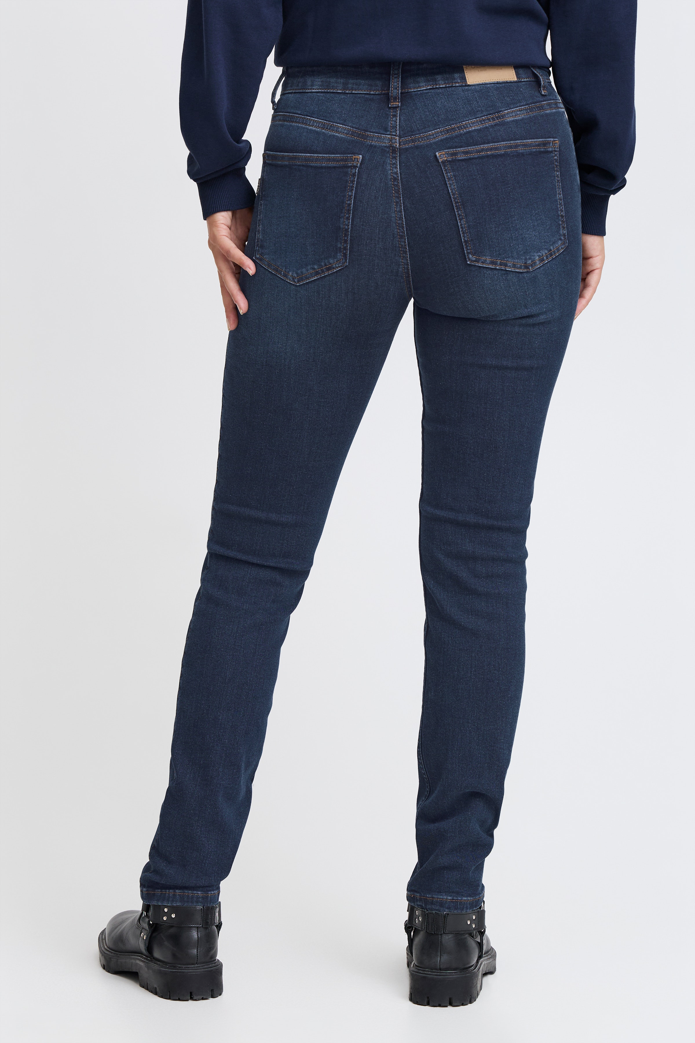 PZEMMA HW Jeans Medium Straight Leg LOOKBOOK FRONT 50206336-200002