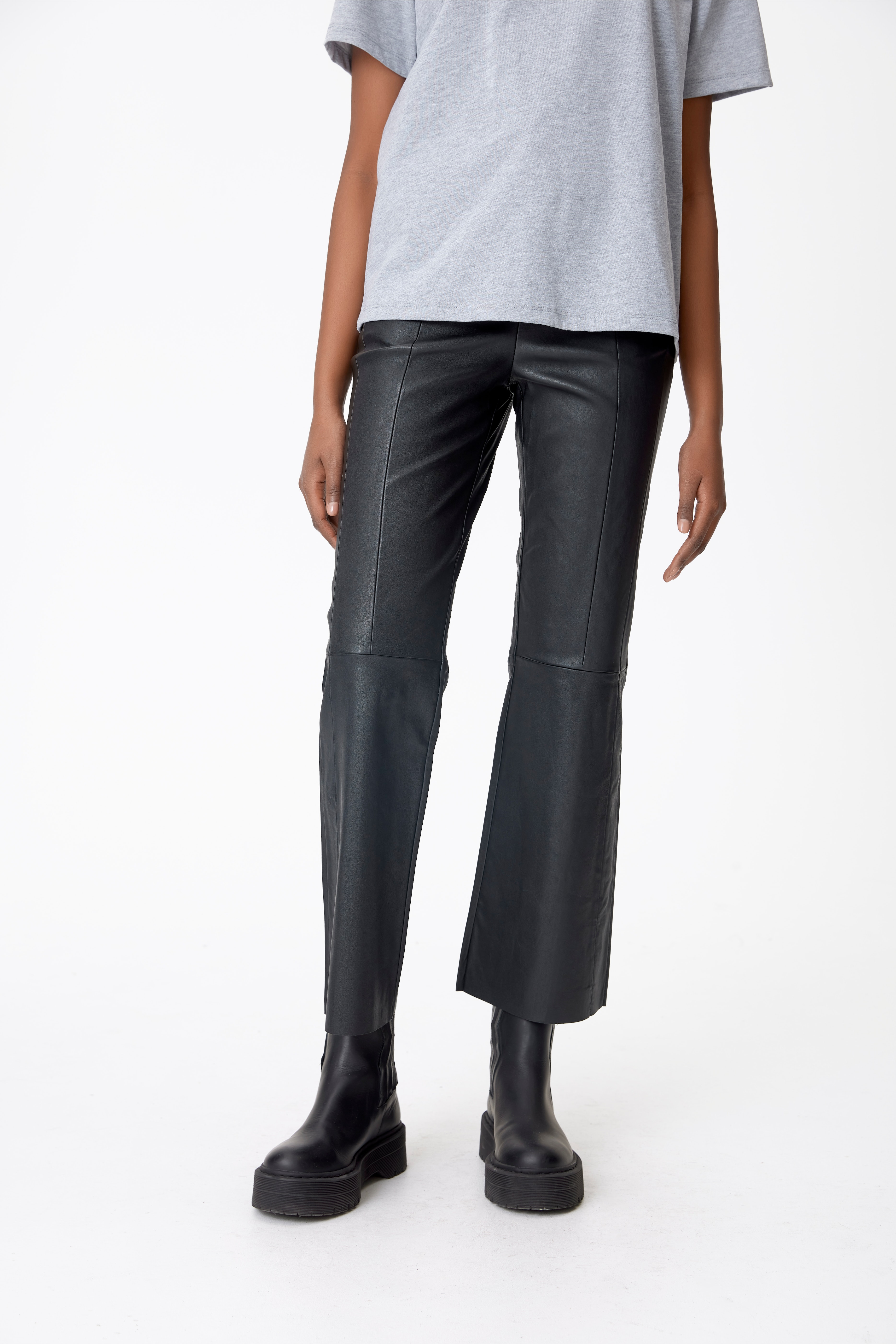 LittiaGZ Leather trousers LOOKBOOK FRONT 10904017-90001