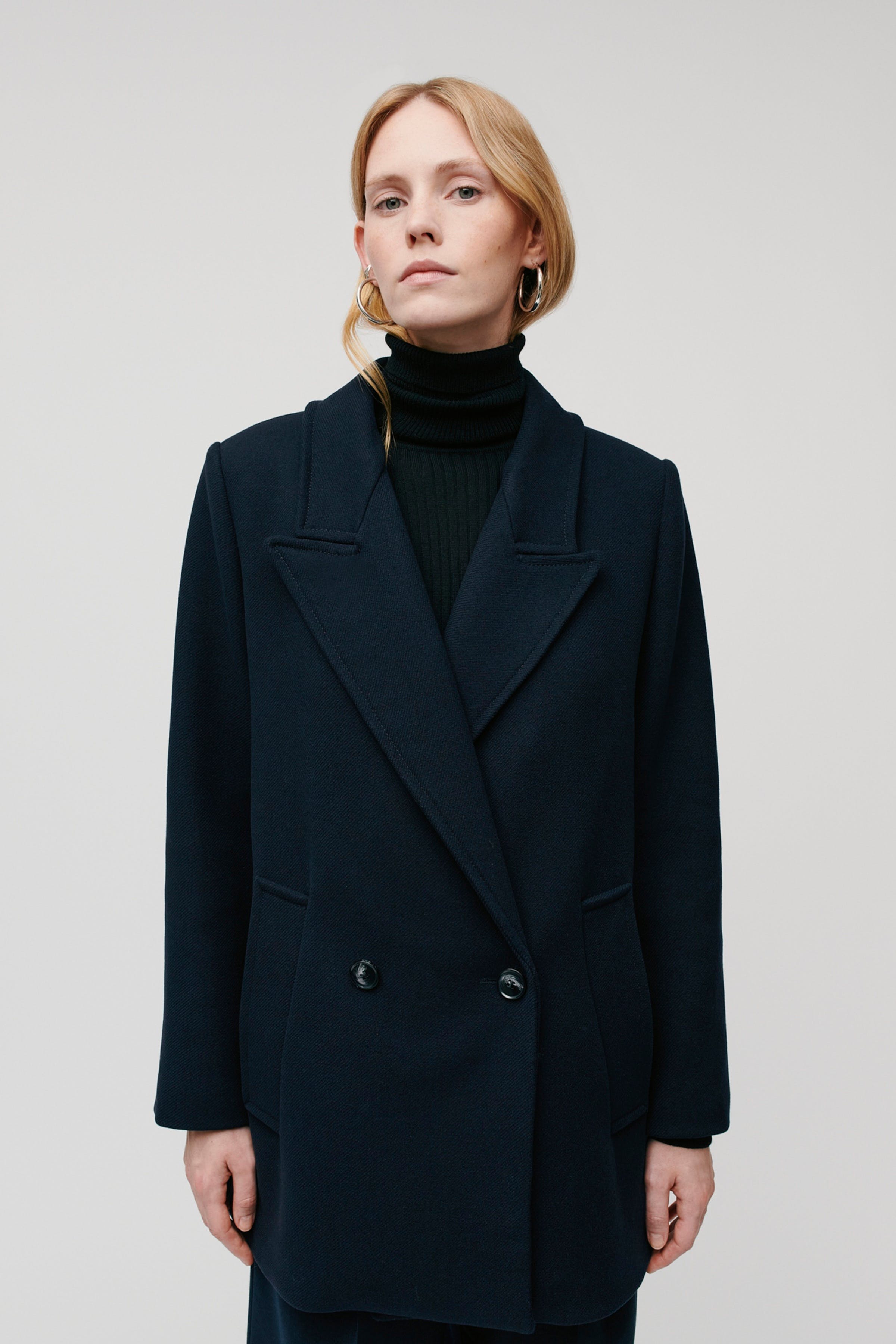 JENNA Kåpe LOOKBOOK FRONT 30600418-BL900