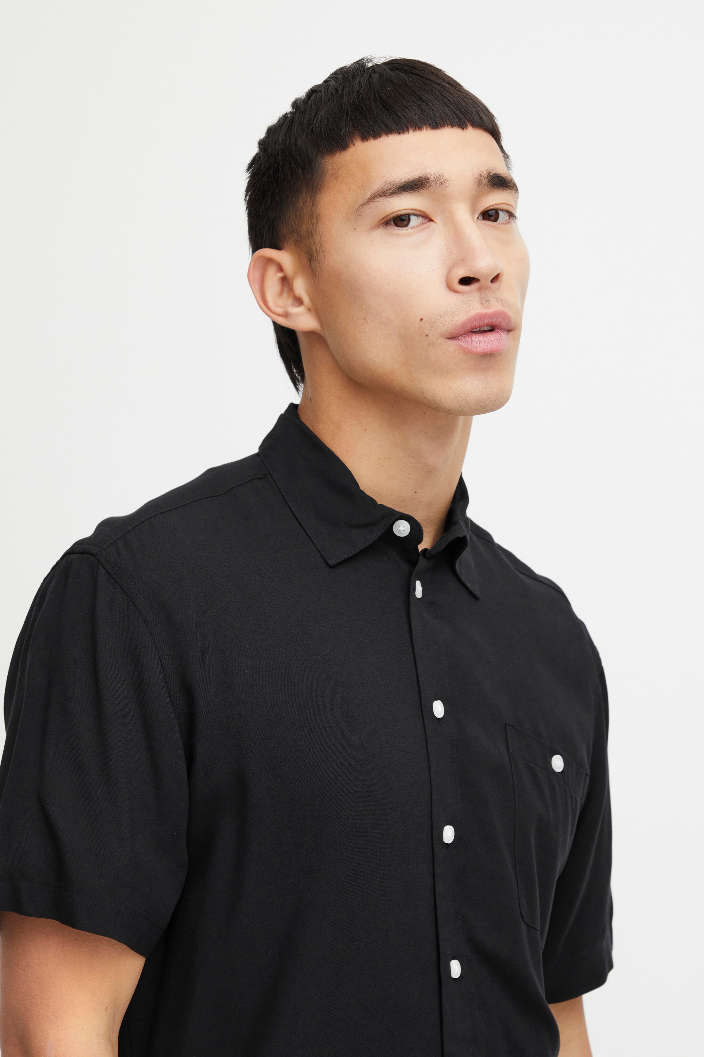 Short sleeved shirt LOOKBOOK DETAIL 20716363-194007