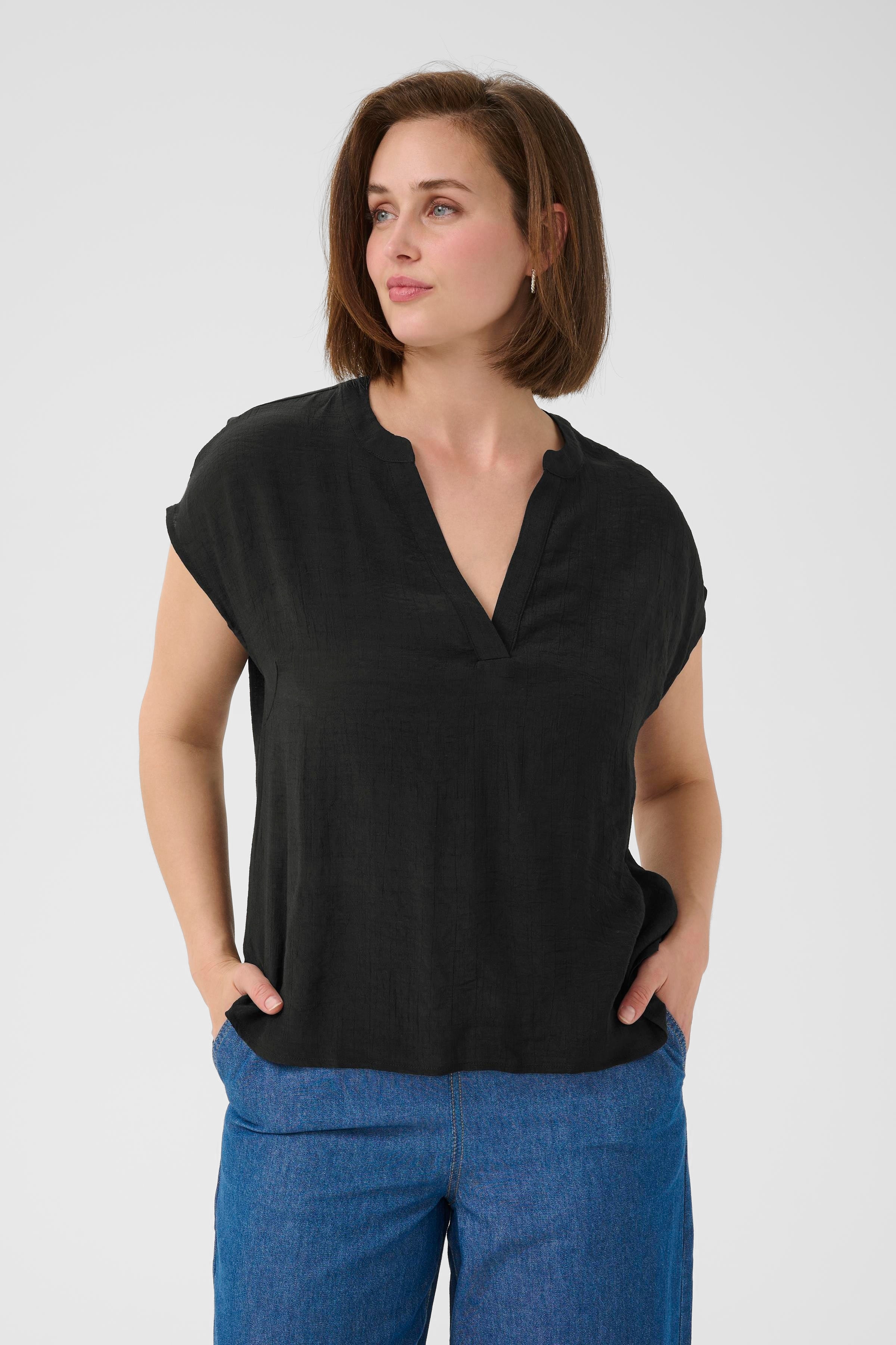 KAanja Blouse LOOKBOOK FRONT 10510118-100121