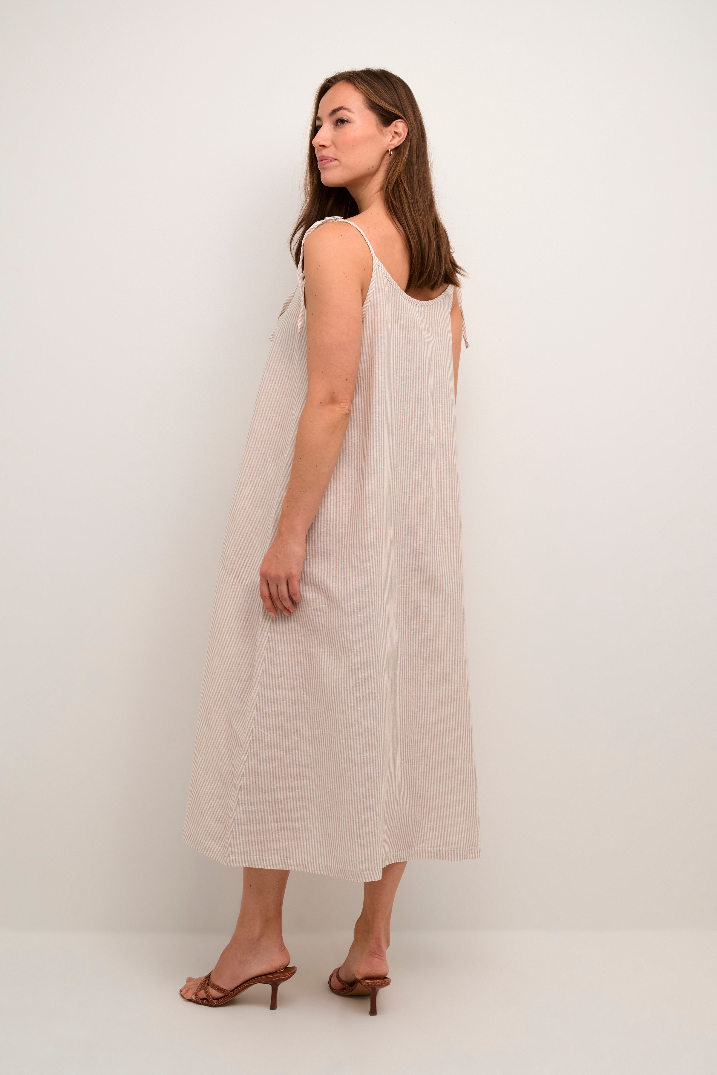 CUazemina Linen Dress LOOKBOOK BACK 50110430-105952