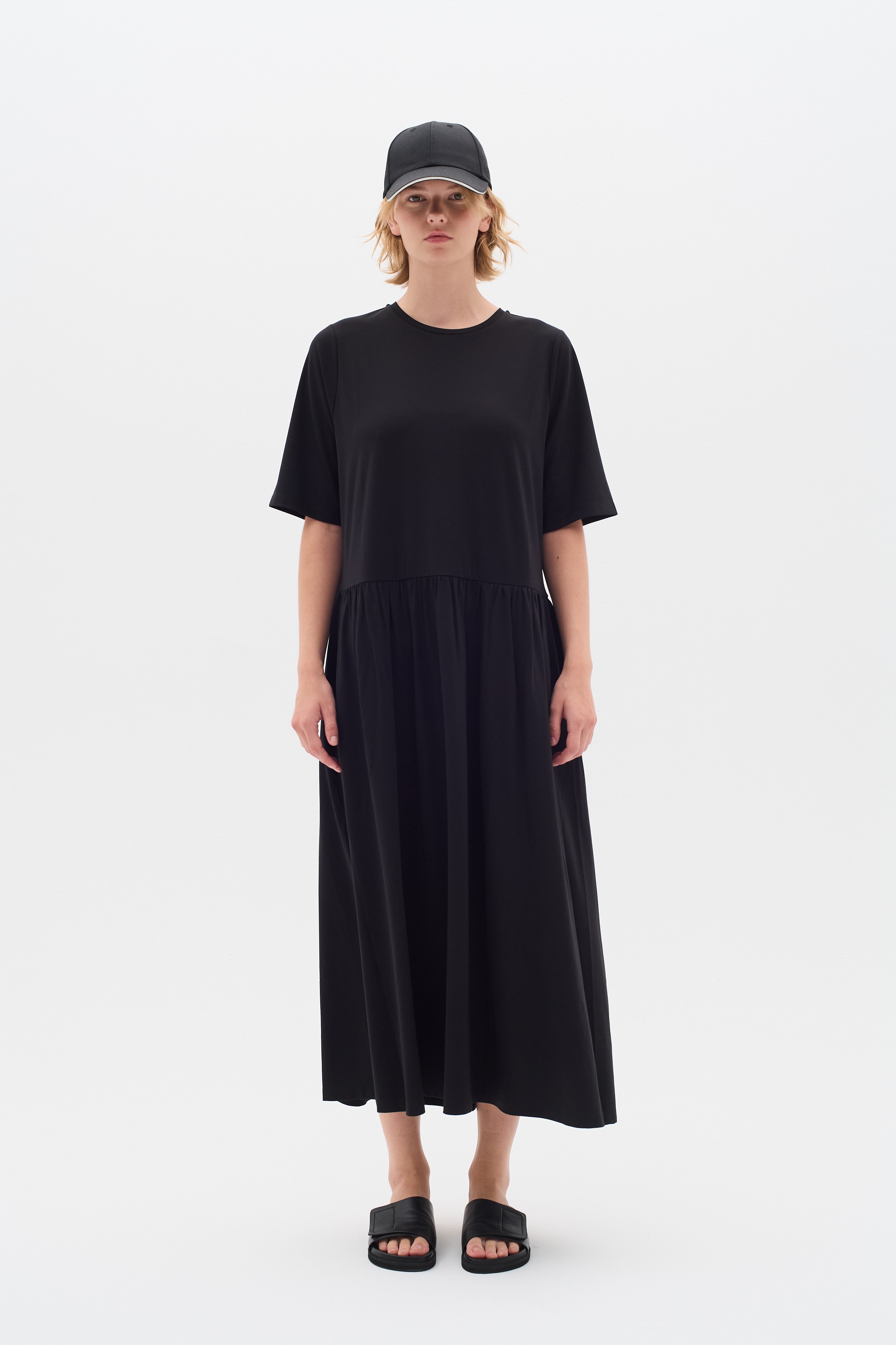 HivieraIW Kjole LOOKBOOK FRONT 30110390-194008