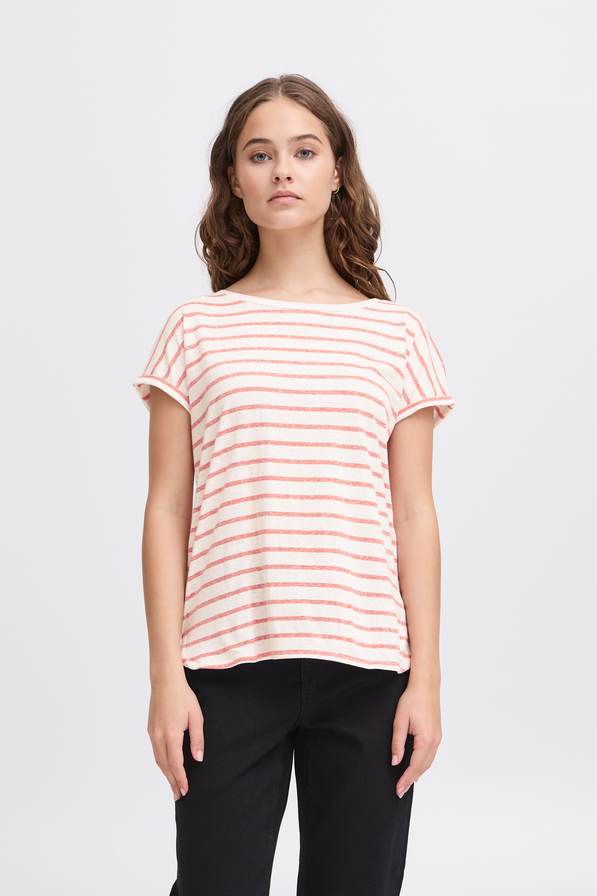 IHYULIETTA T-shirt LOOKBOOK FRONT 20122855-204408