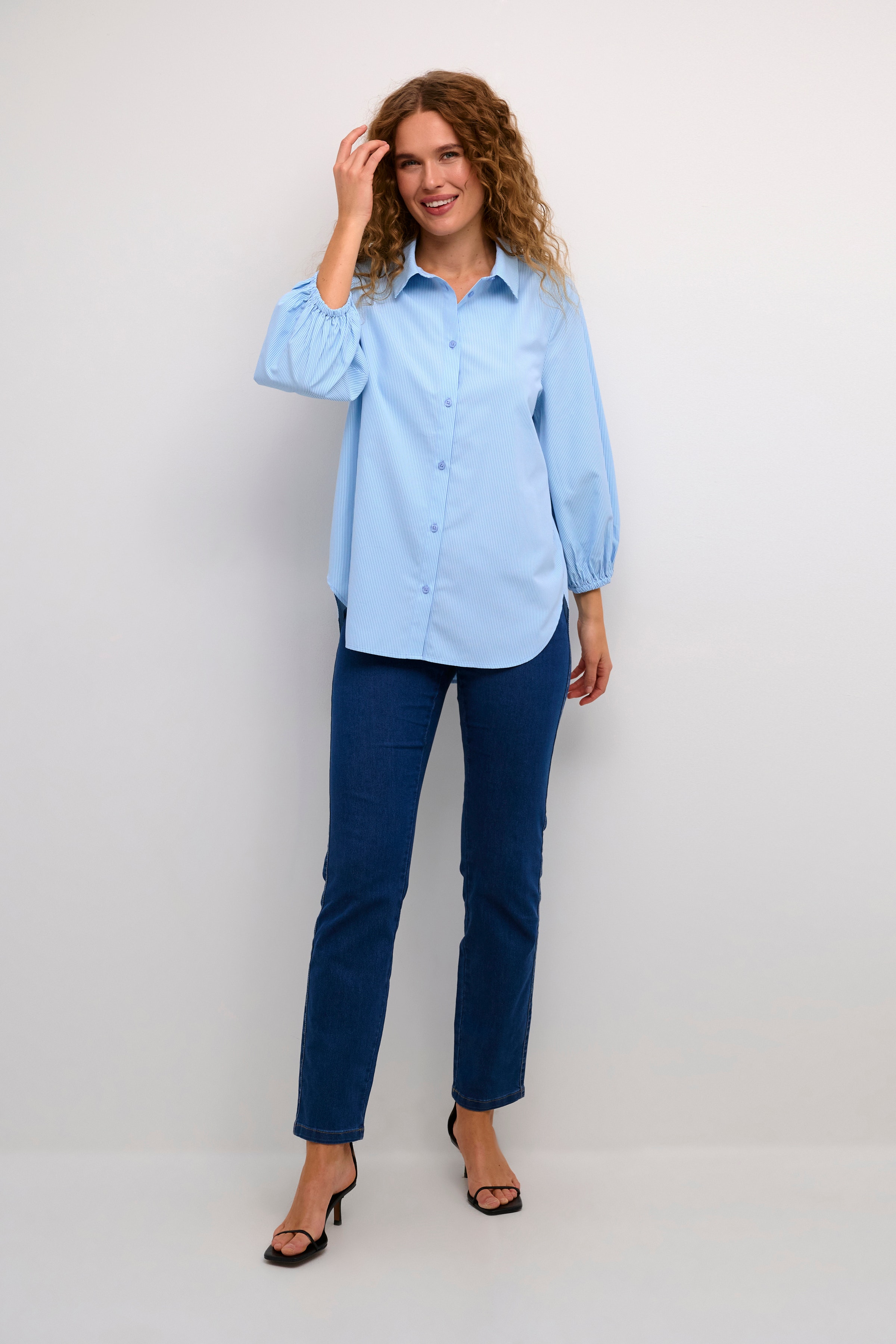 KAromana Shirt LOOKBOOK FRONT 10508945-106624