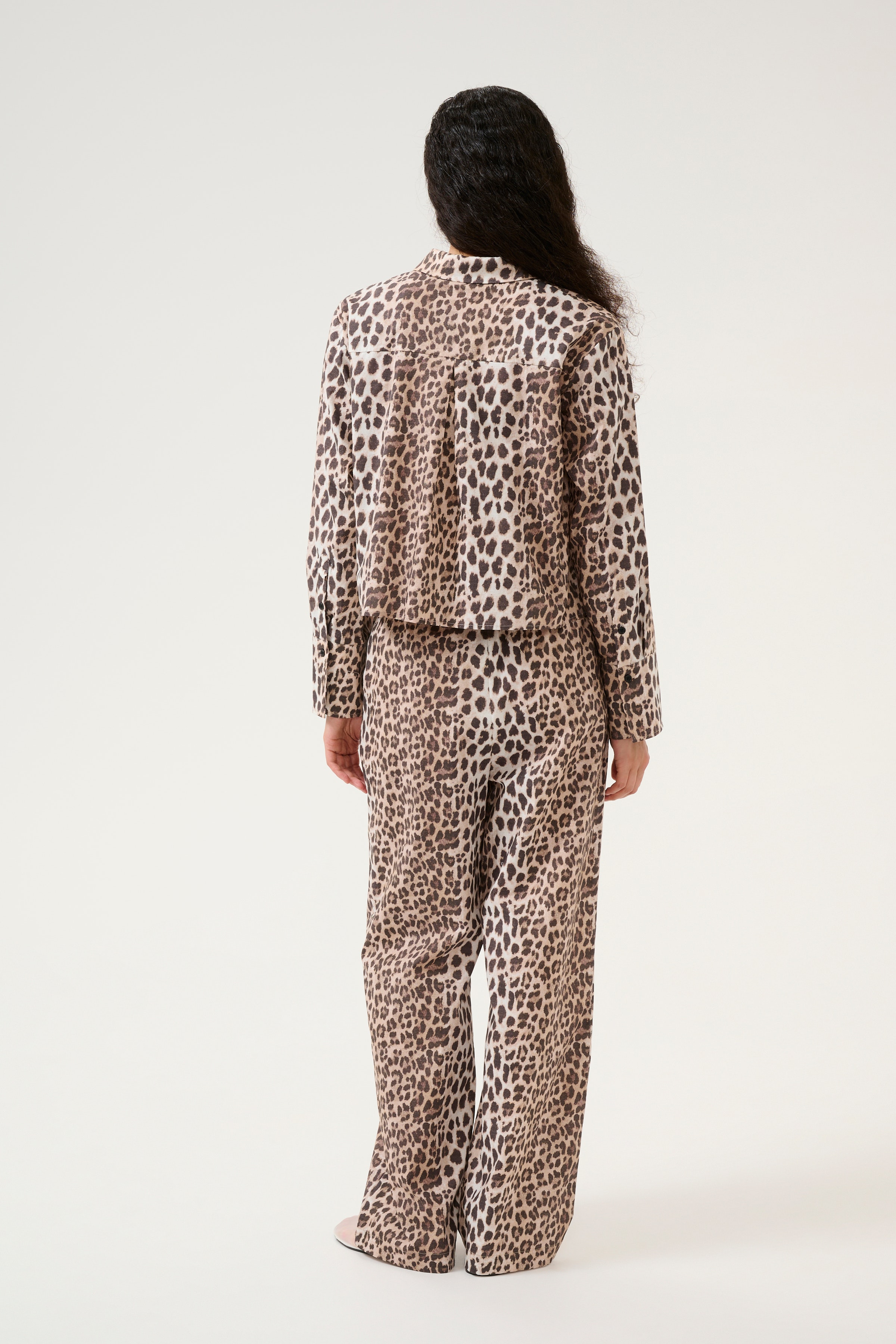 KBUlrike Leopard shirt LOOKBOOK BACK 10105353-107325