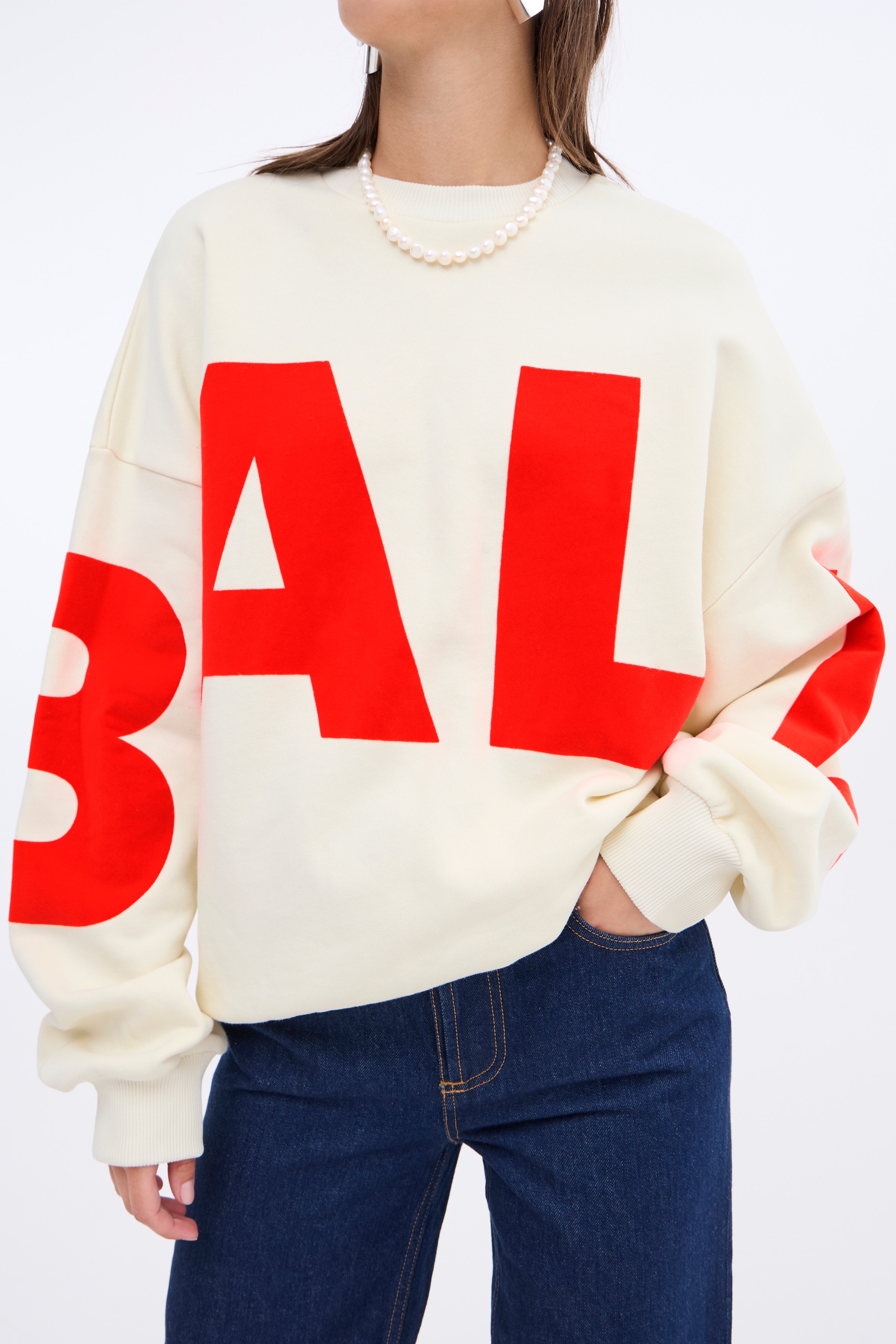 BALL WHAM FLOCK CREW NECK LOOKBOOK DETAIL 50405206-B1010