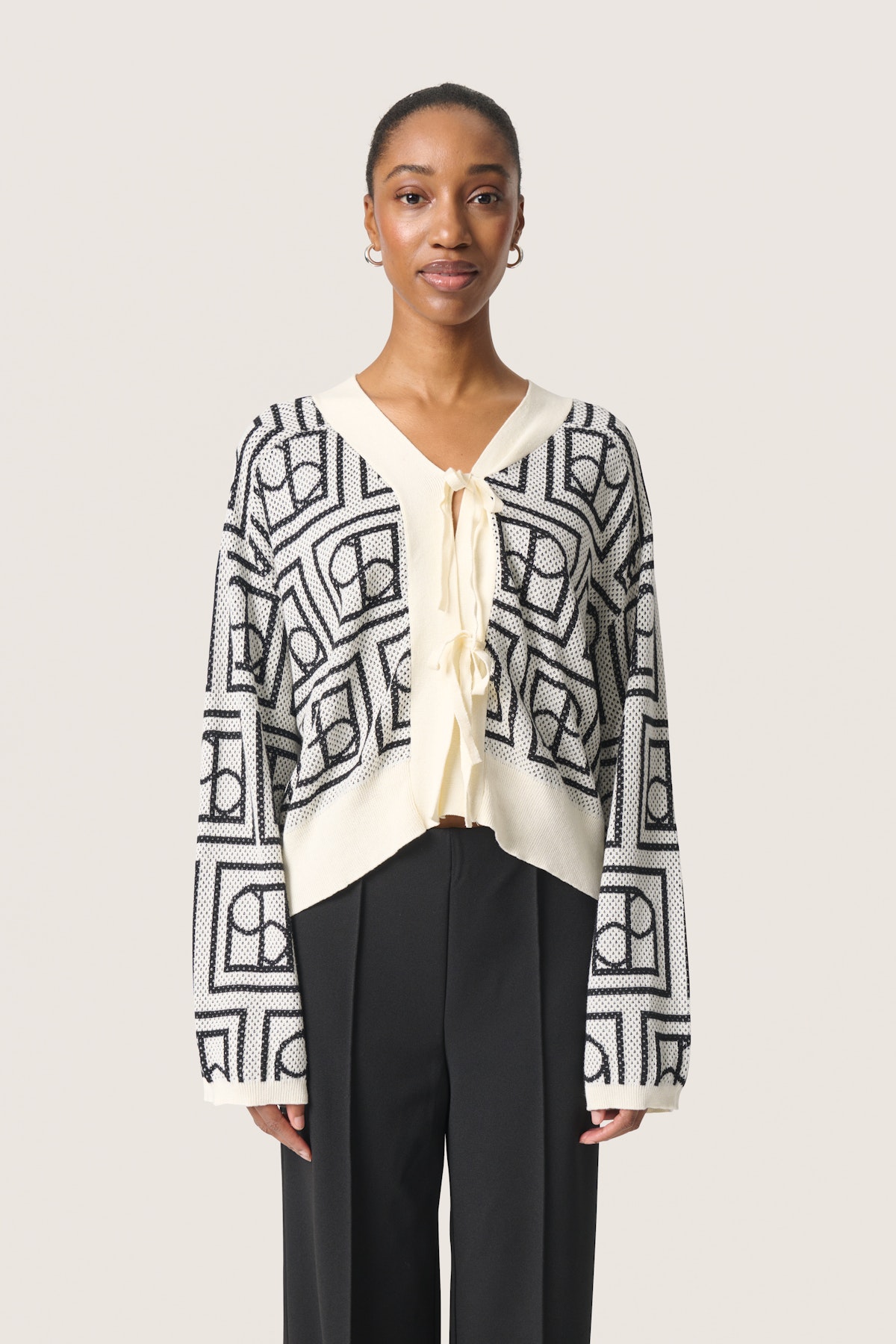 SLShonda Cardigan in white and black monogram cotton