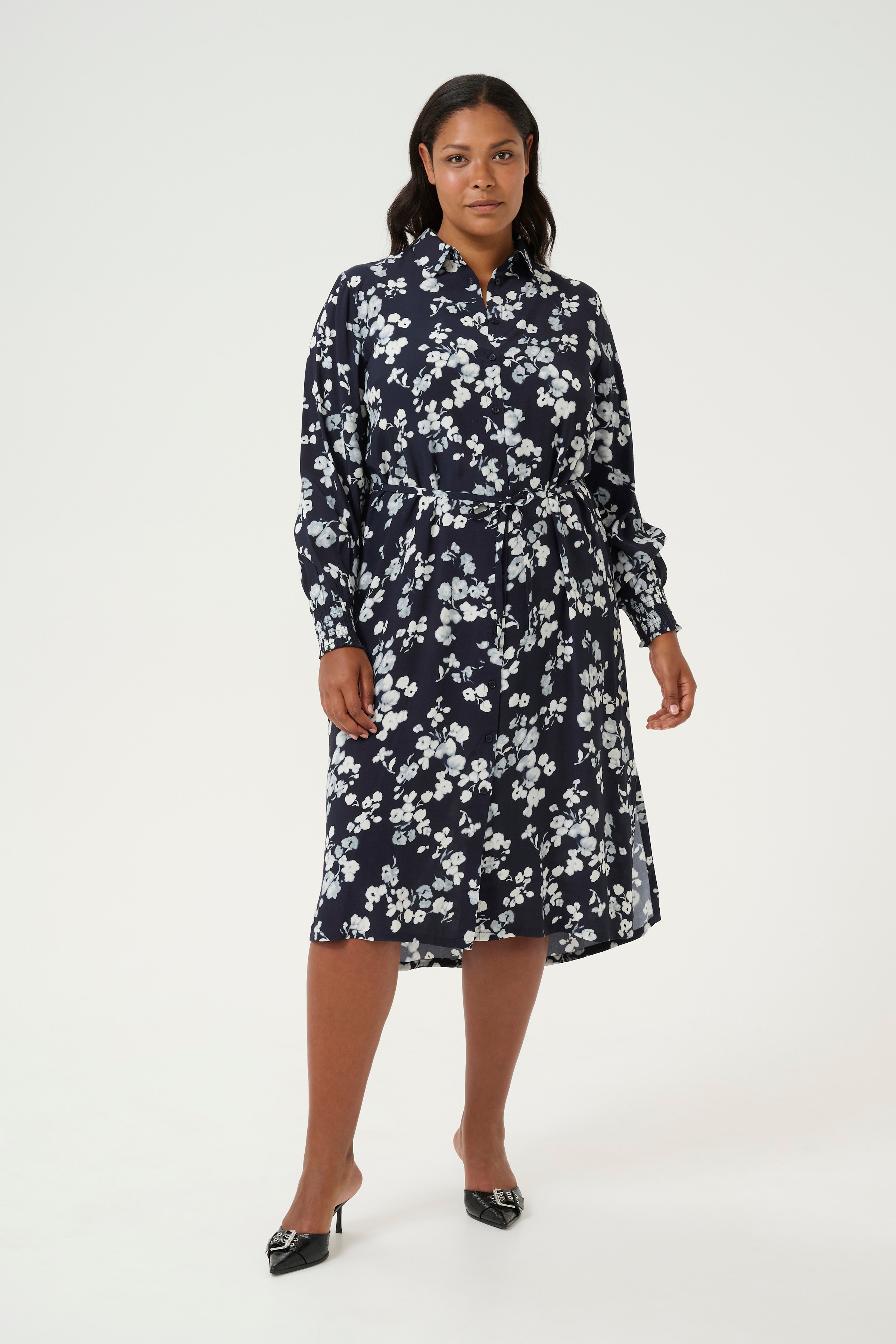 KCalicia Robe LOOKBOOK FRONT 10582847-106800