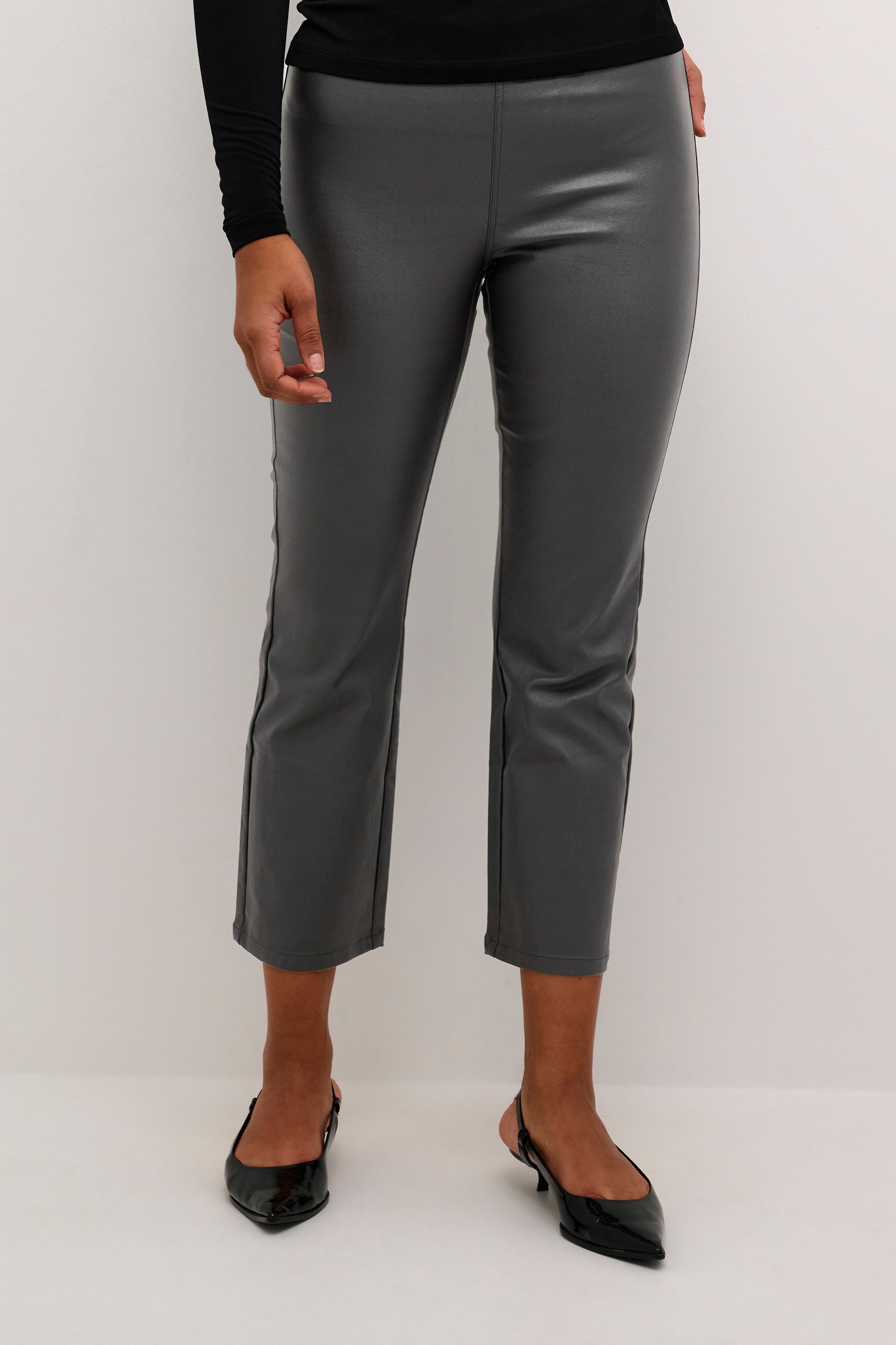 KAada Trousers LOOKBOOK FRONT 10503875-190205