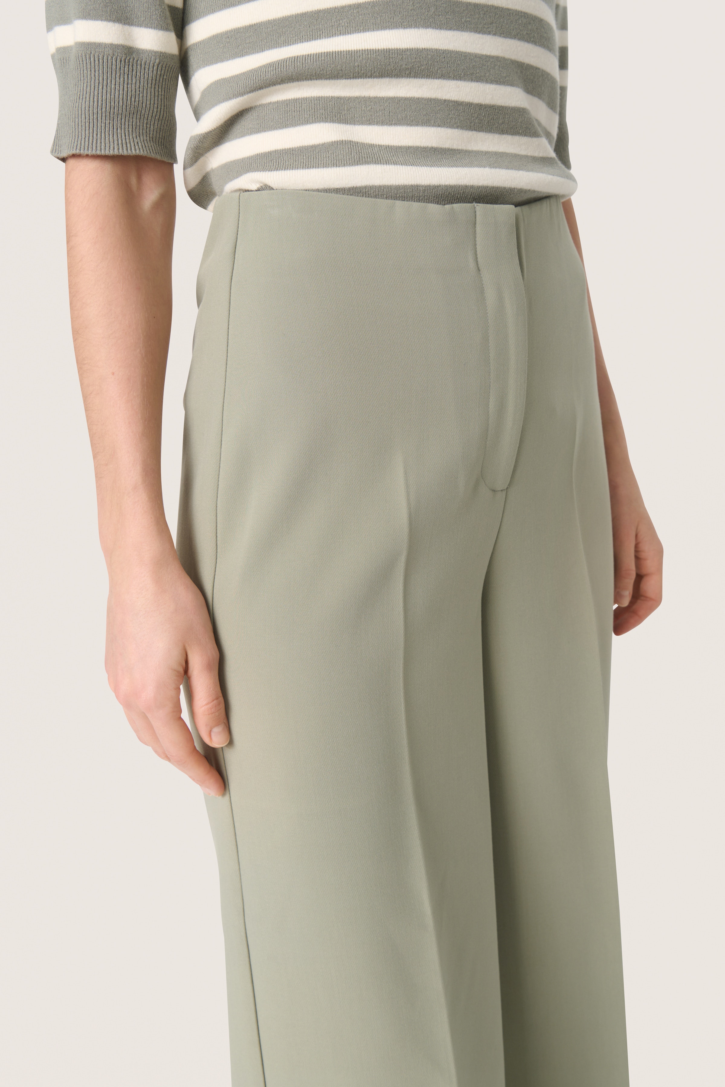 SLCorinne Cropped Hose LOOKBOOK DETAIL 30407013-176206