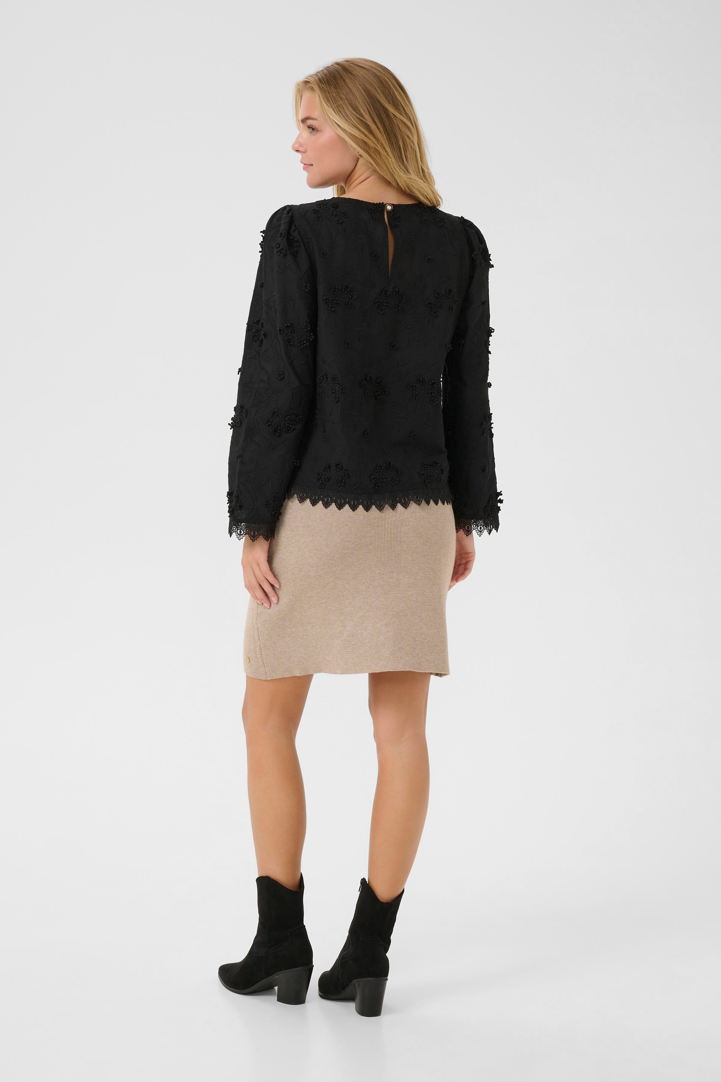 CRHilda Blouse LOOKBOOK BACK 10614155-100120