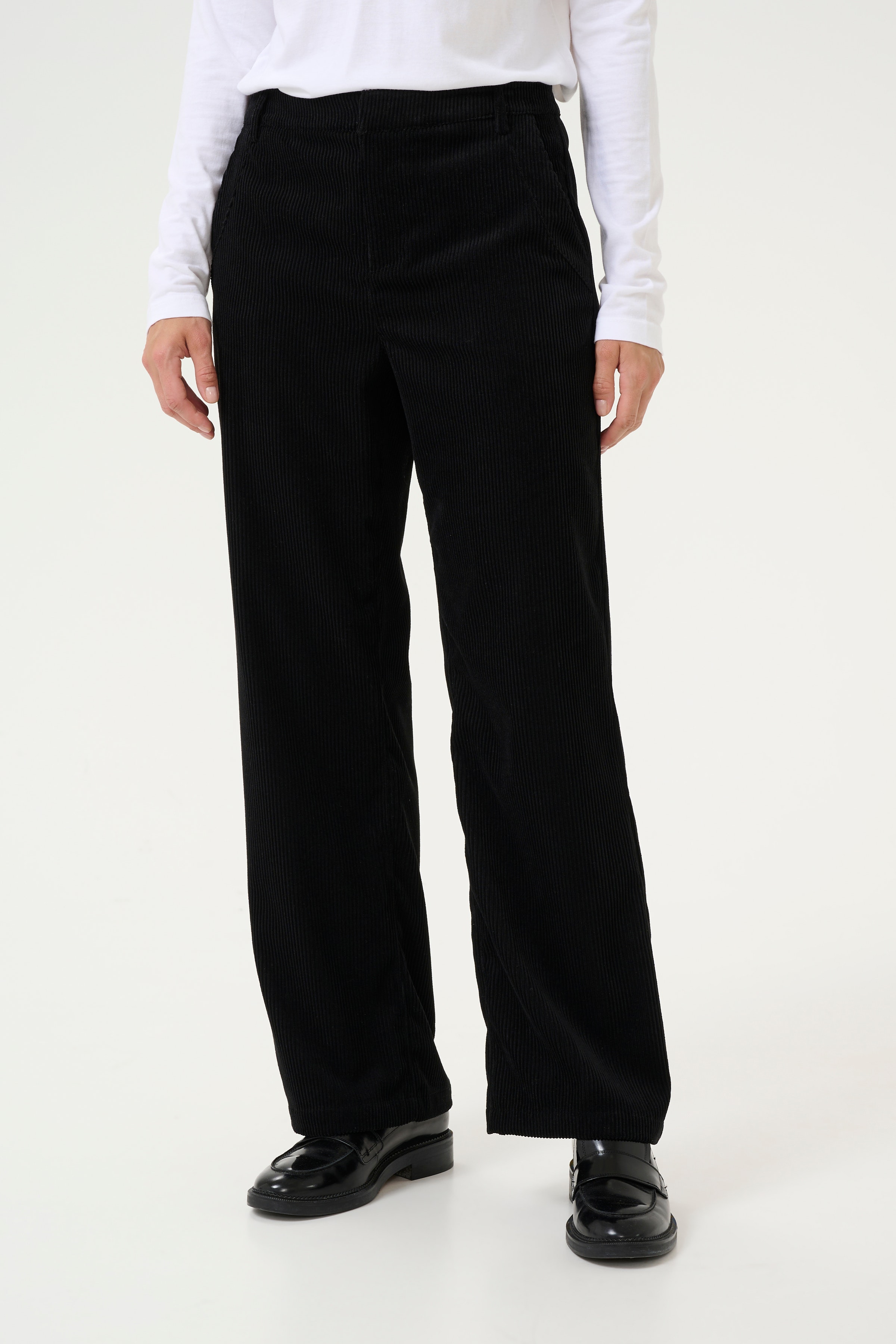 CRCory Trousers LOOKBOOK FRONT 10612811-100120