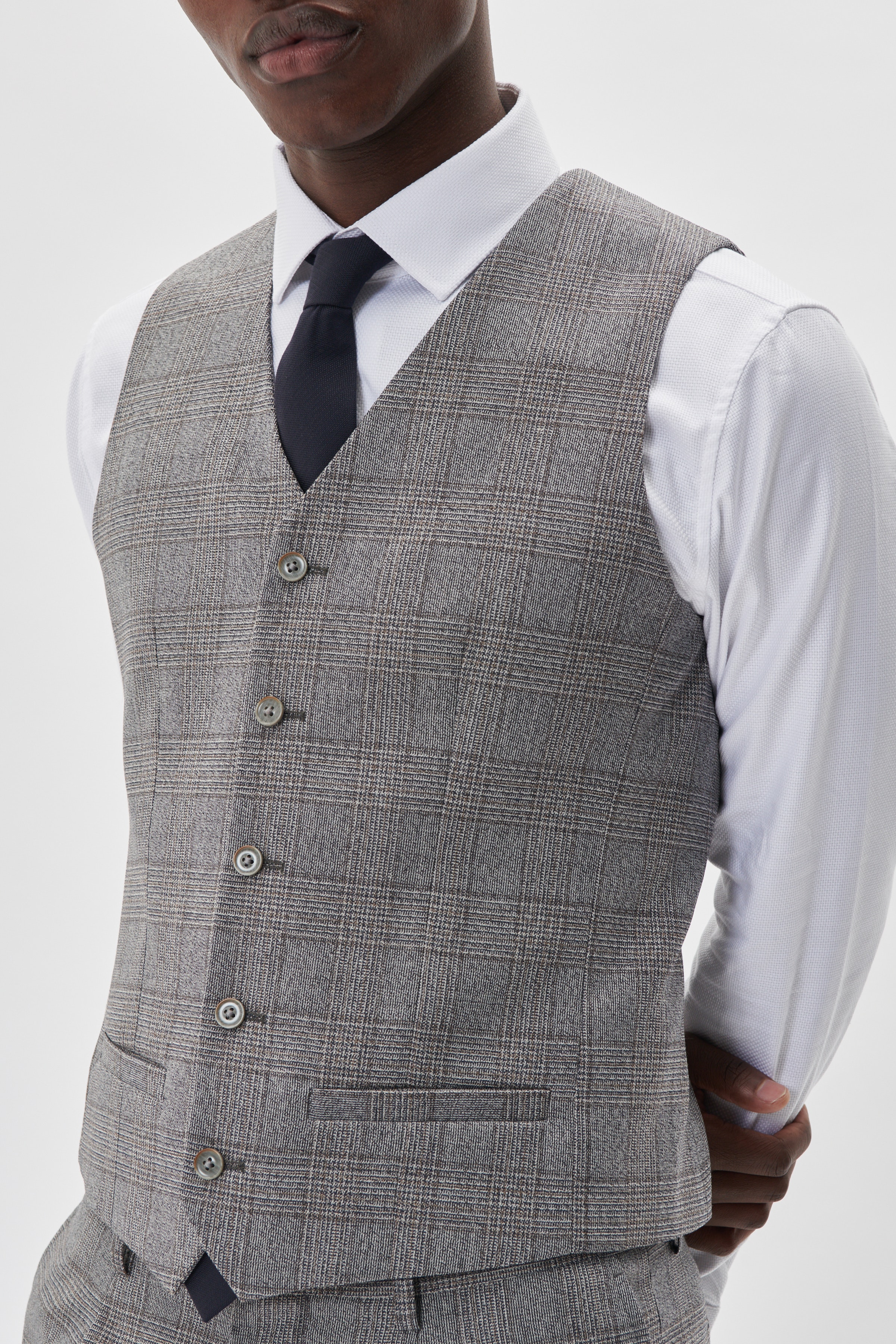 MAbreck Waistcoat LOCATION NONE 30207568-1705101