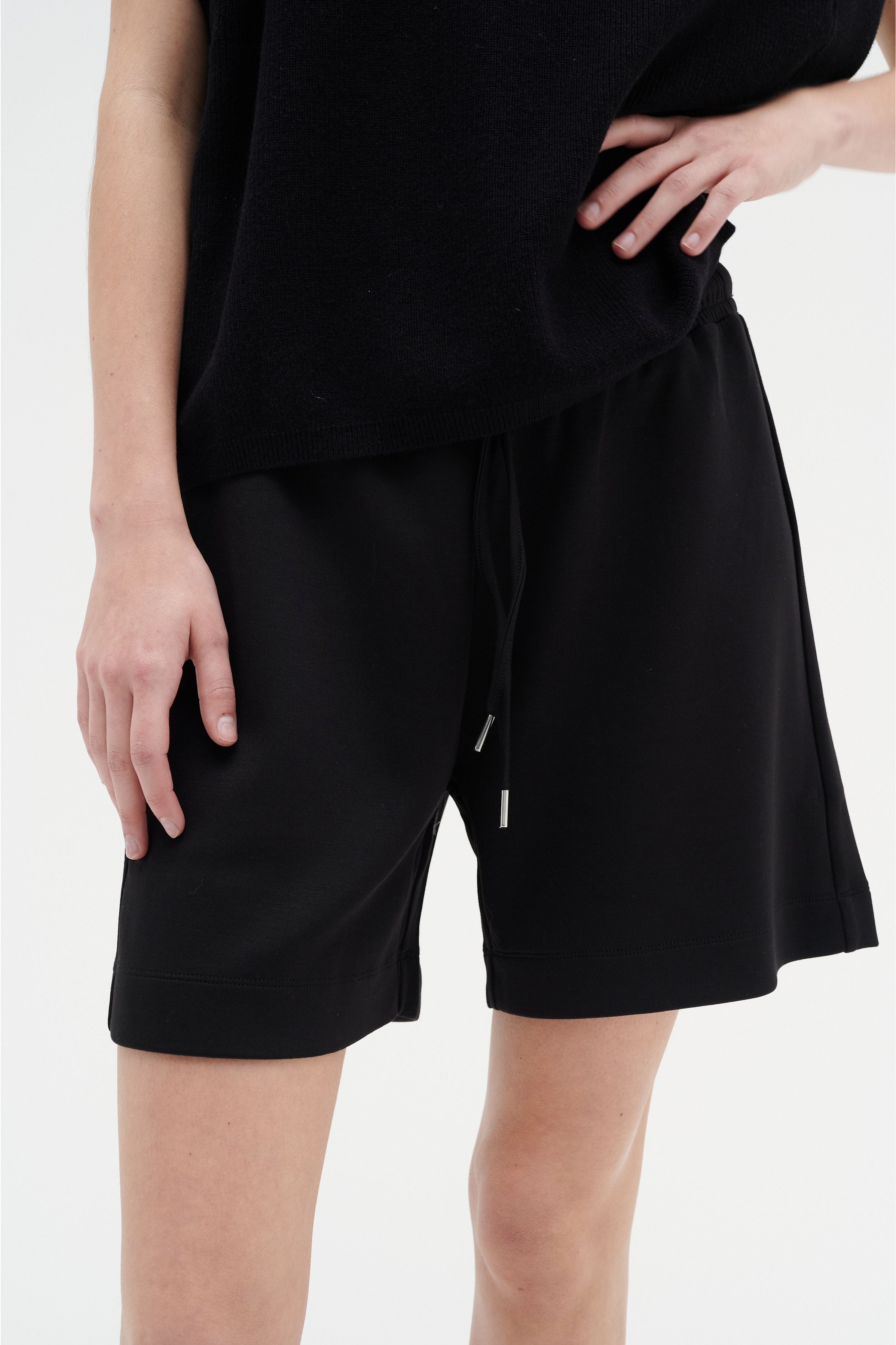 UnitaIW Shorts LOOKBOOK FRONT 30106655-194008