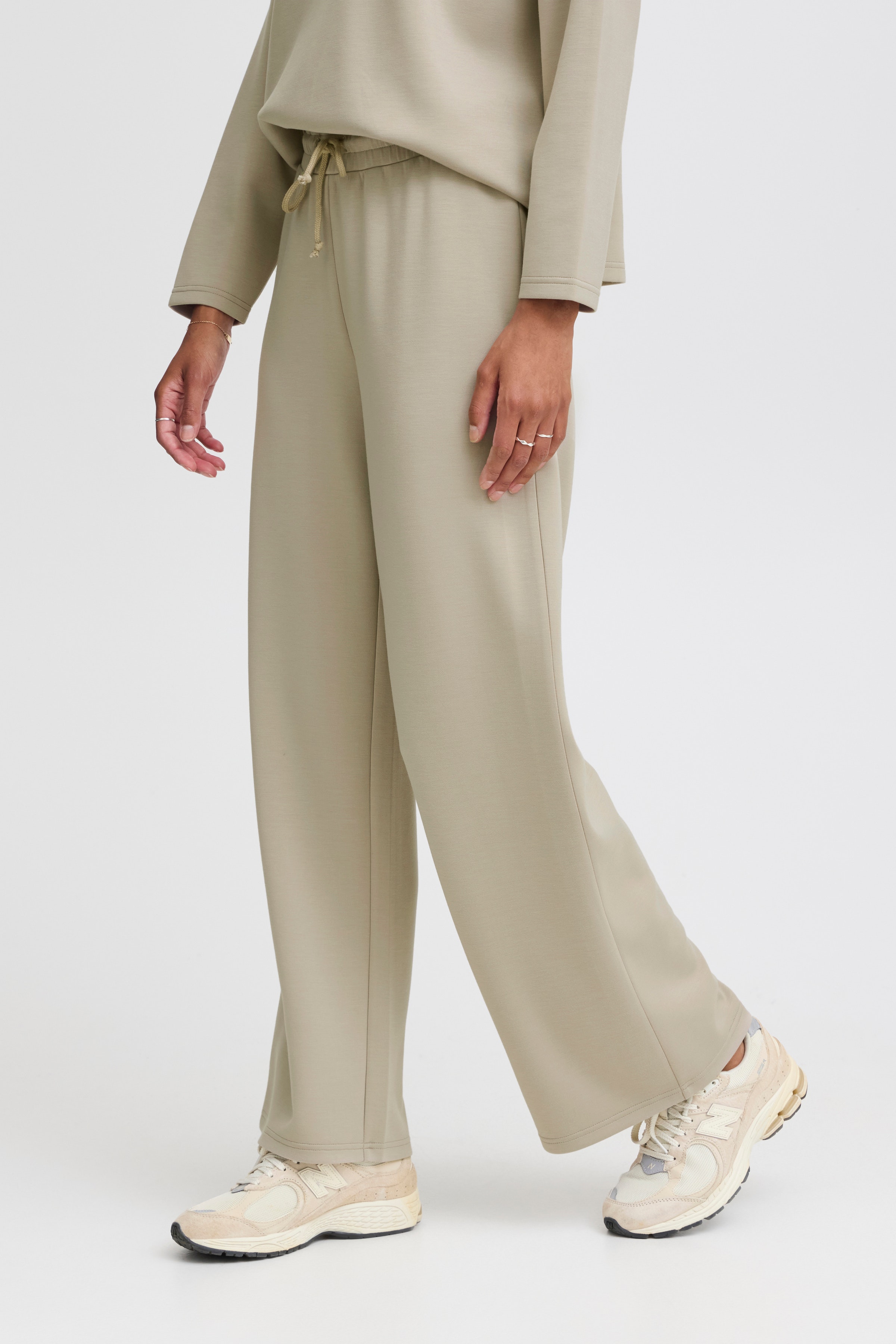 BYPUSTI Trousers LOOKBOOK FRONT 20815708-161305