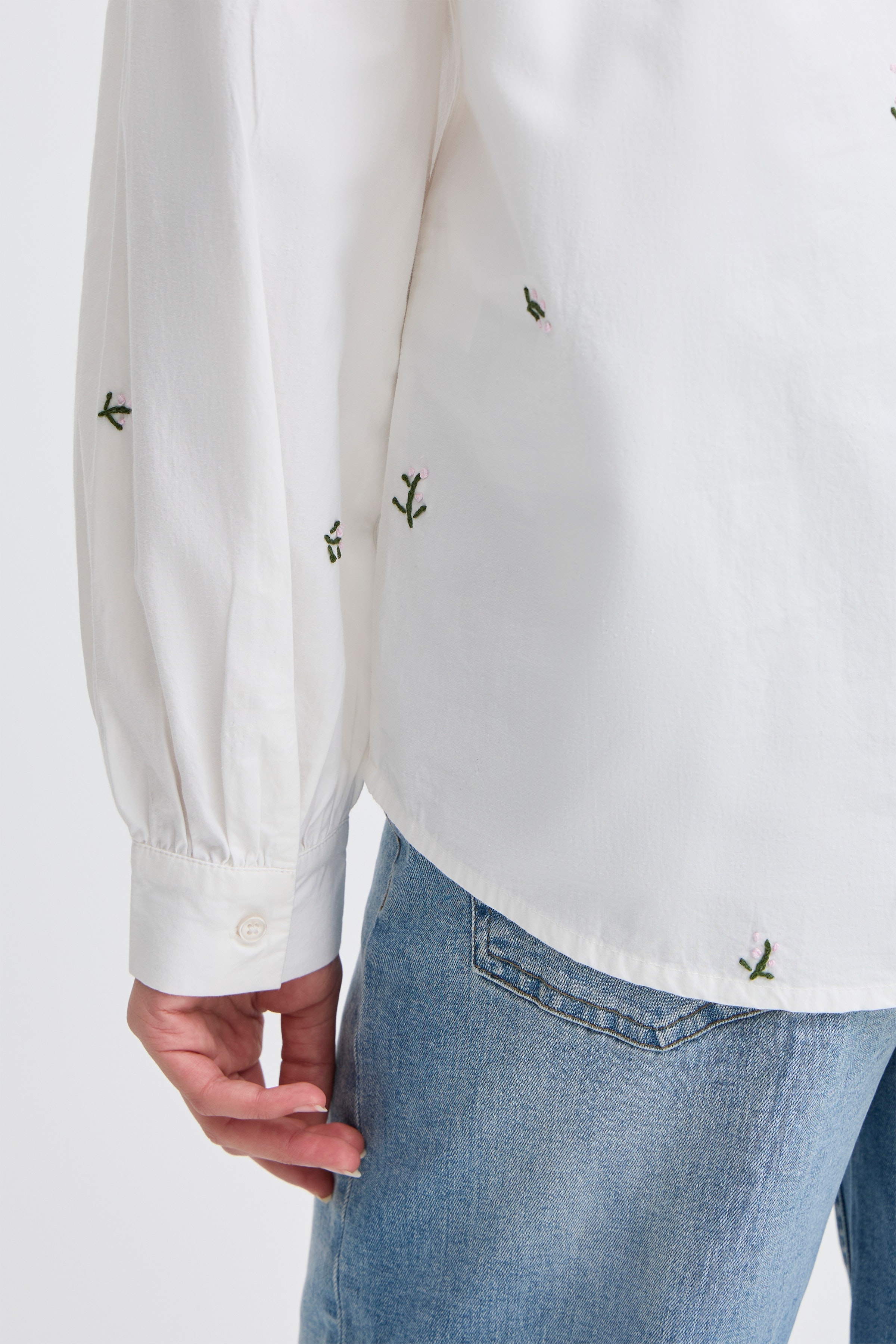 IHSANAZ Shirt LOOKBOOK DETAIL 20124122-900000311