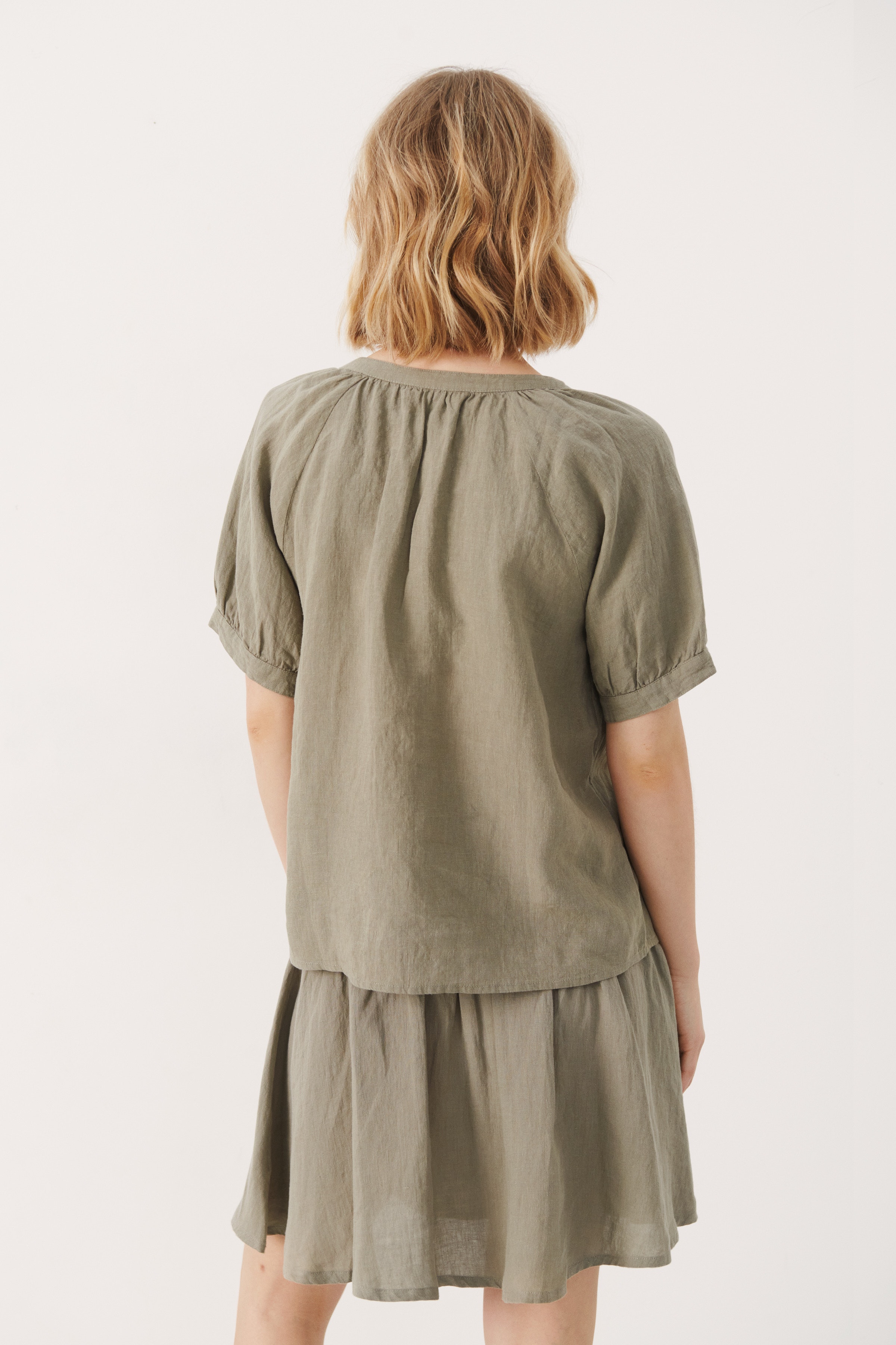 PopsyPW Short-sleeved linen blouse LOOKBOOK BACK 30306825-170613