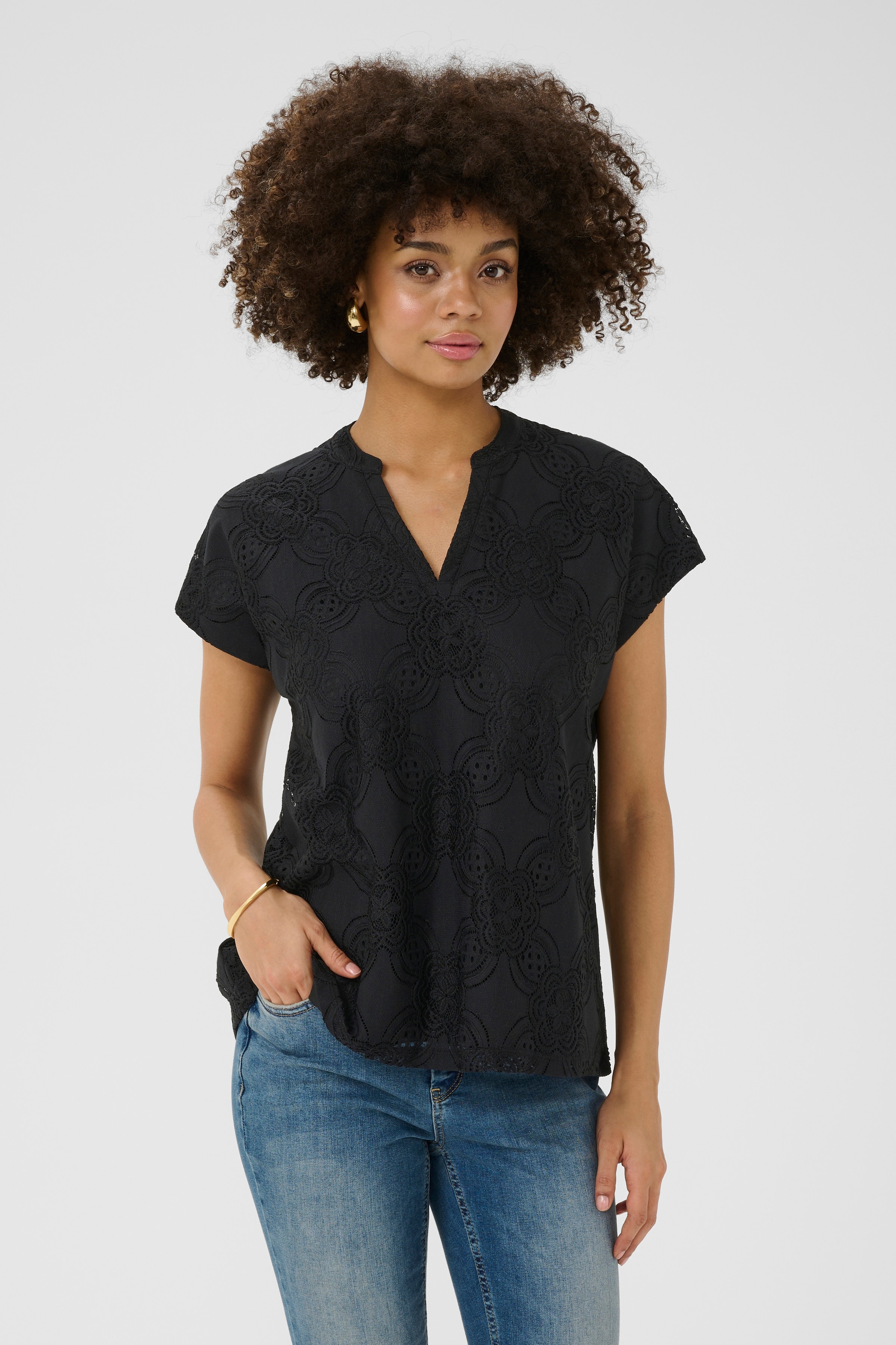 CUsigla Blouse LOOKBOOK FRONT 50112236-500012