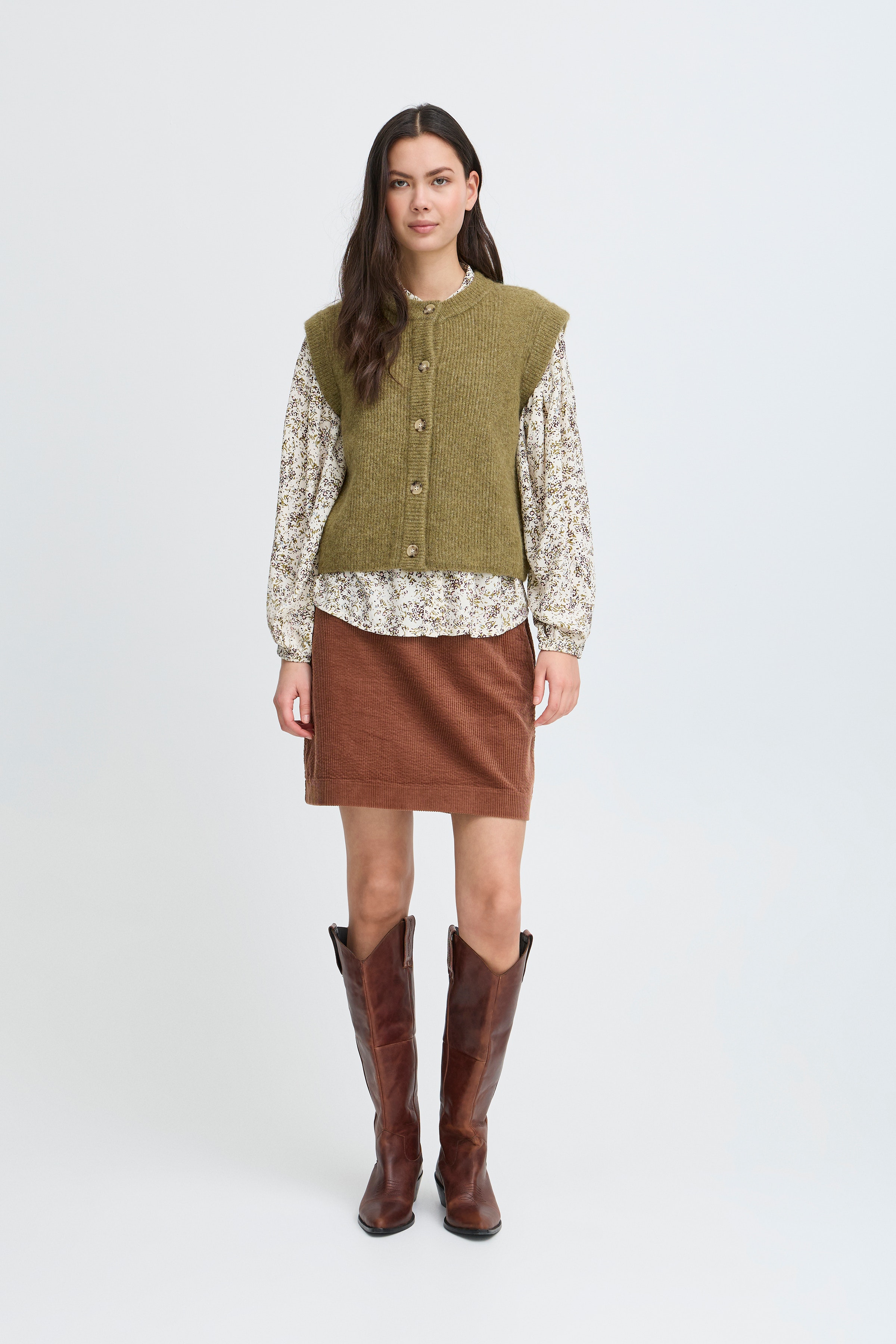 IRSILVI Waistcoat LOOKBOOK FRONT 20124049-1706361
