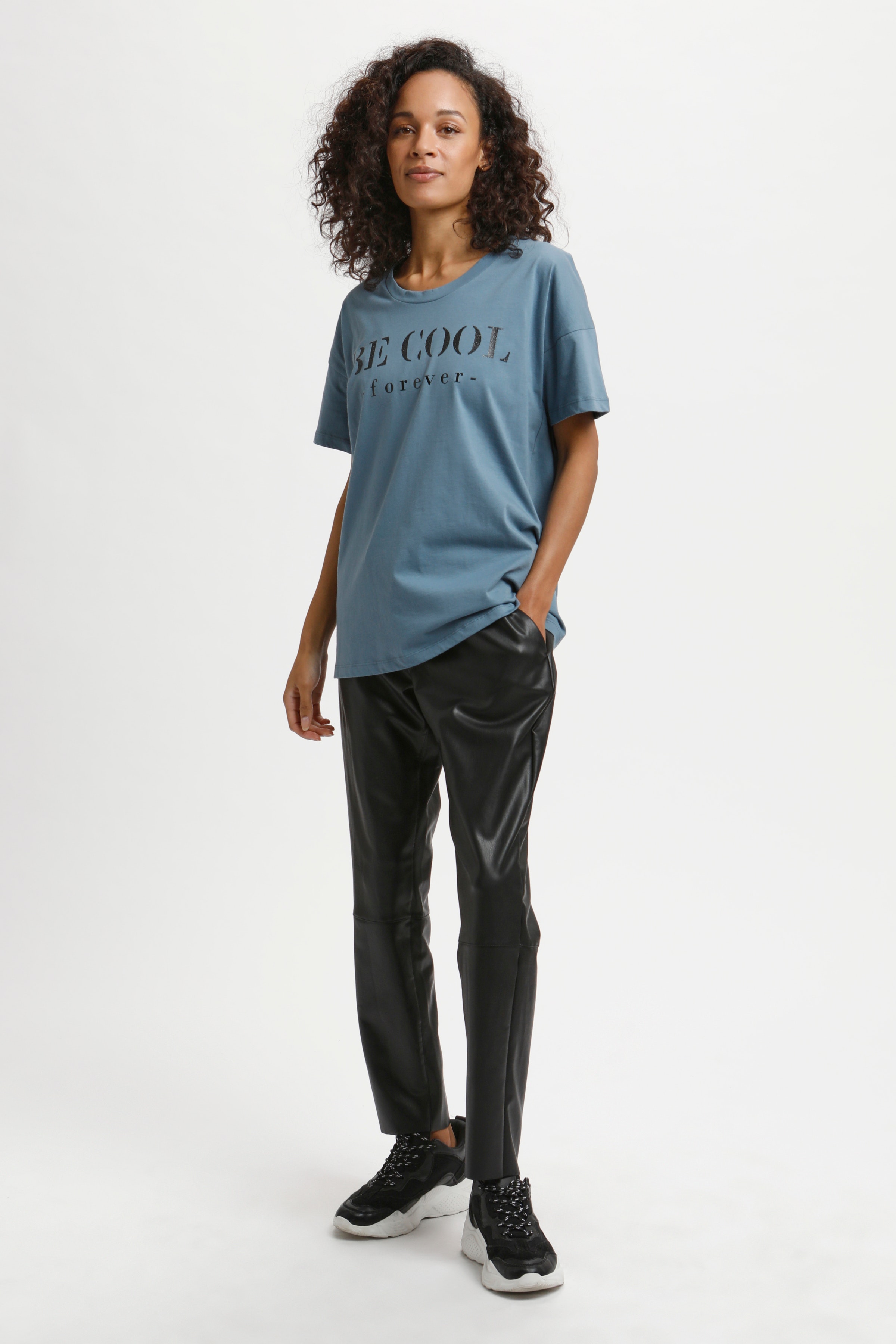 KAlera T-shirt LOOKBOOK FRONT 10505754-184215