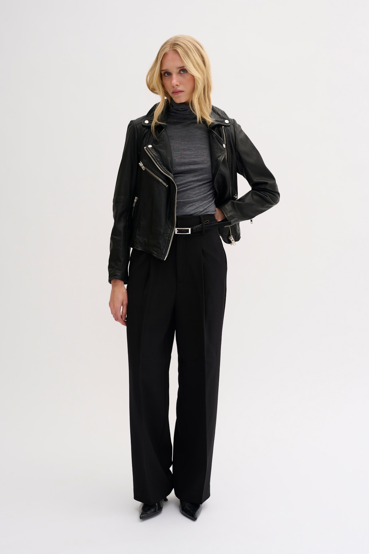 theory luxe 24AW ニットジャケットMusca Colonel 黒 ウォッシュドニットジャケット - ブラック | ZARA Japan / 日本