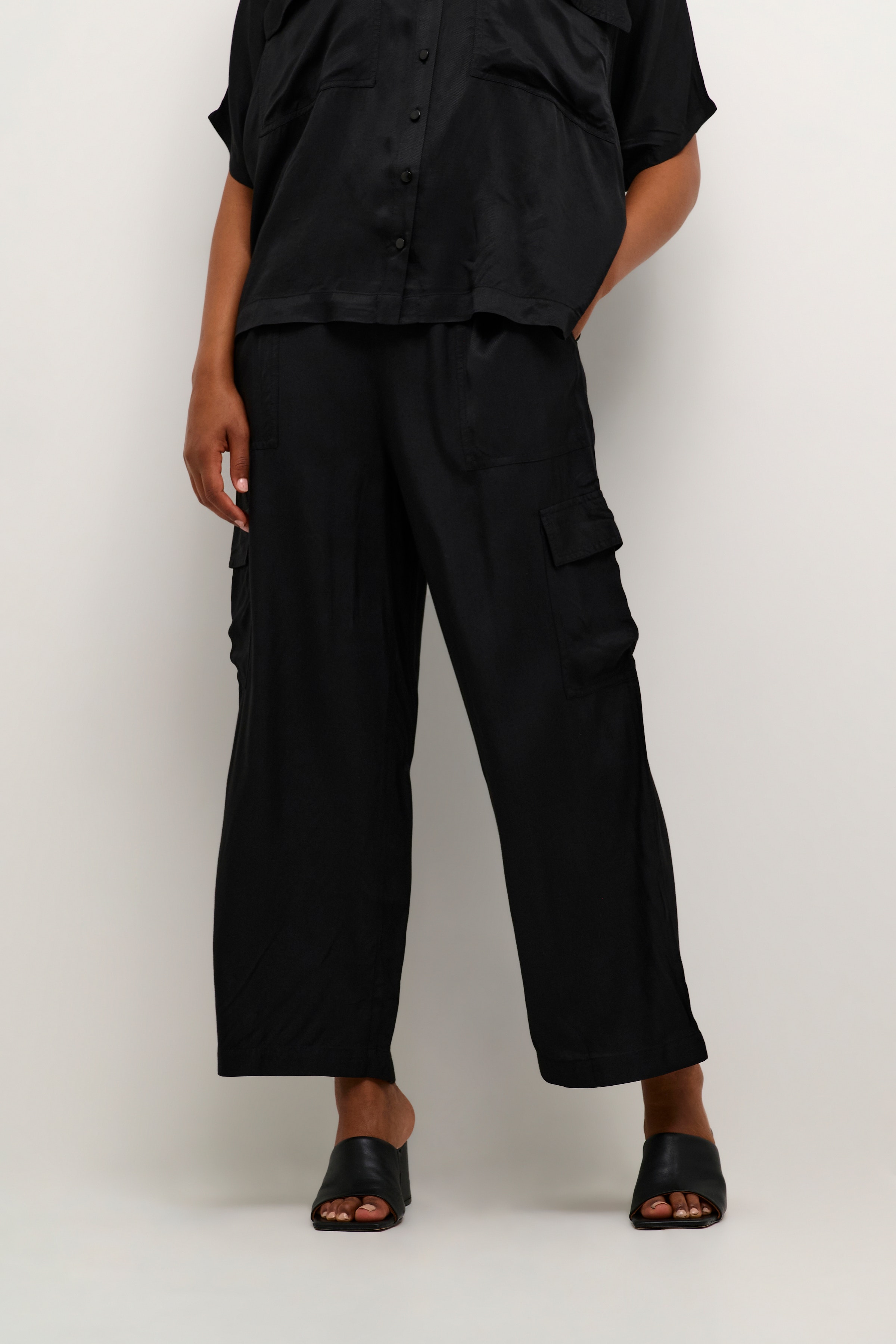 KAdicte Bukser LOOKBOOK FRONT 10507460-100121