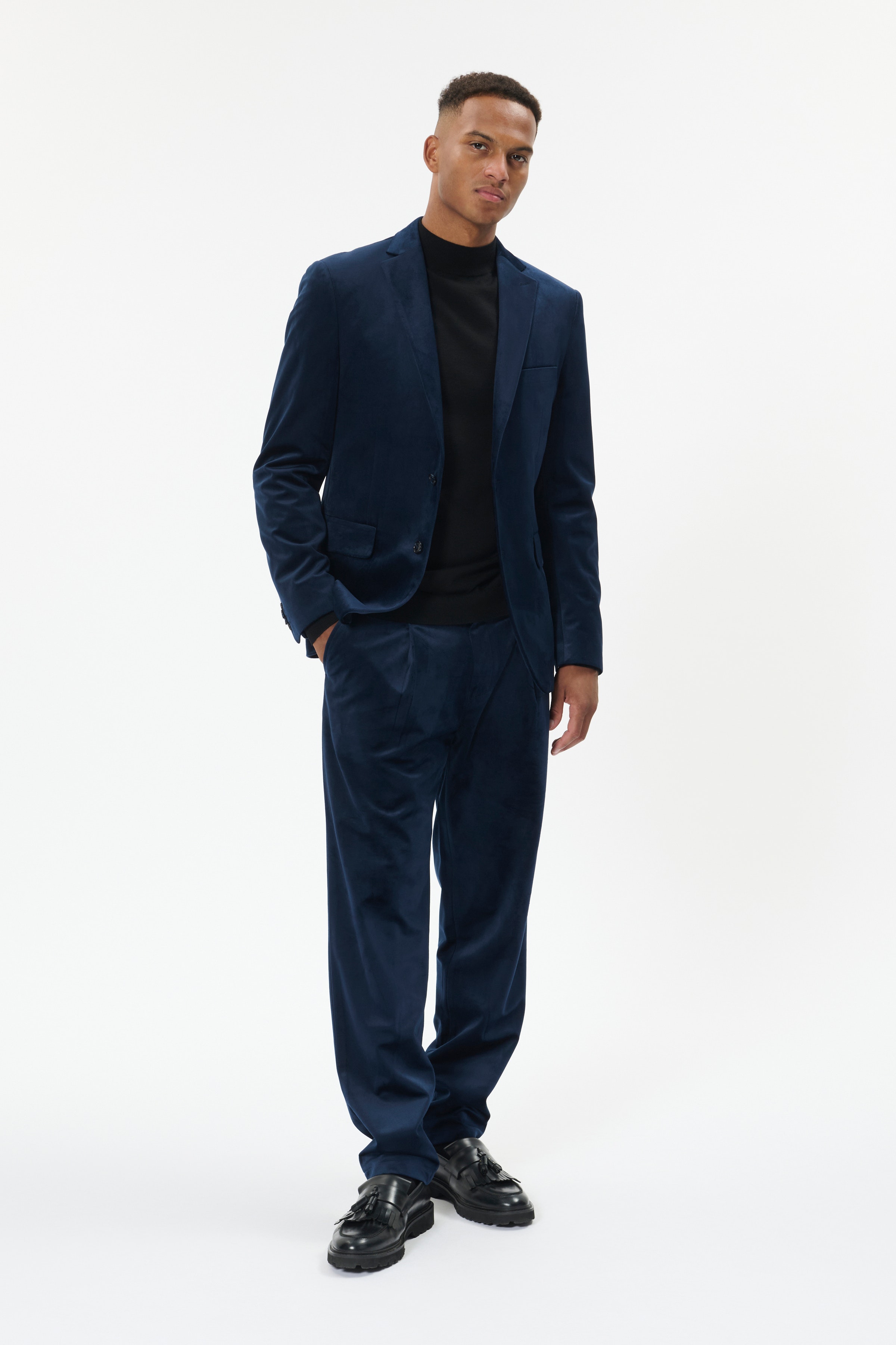 MAgeorge Velour Blazer LOOKBOOK FRONT 30205027-301664