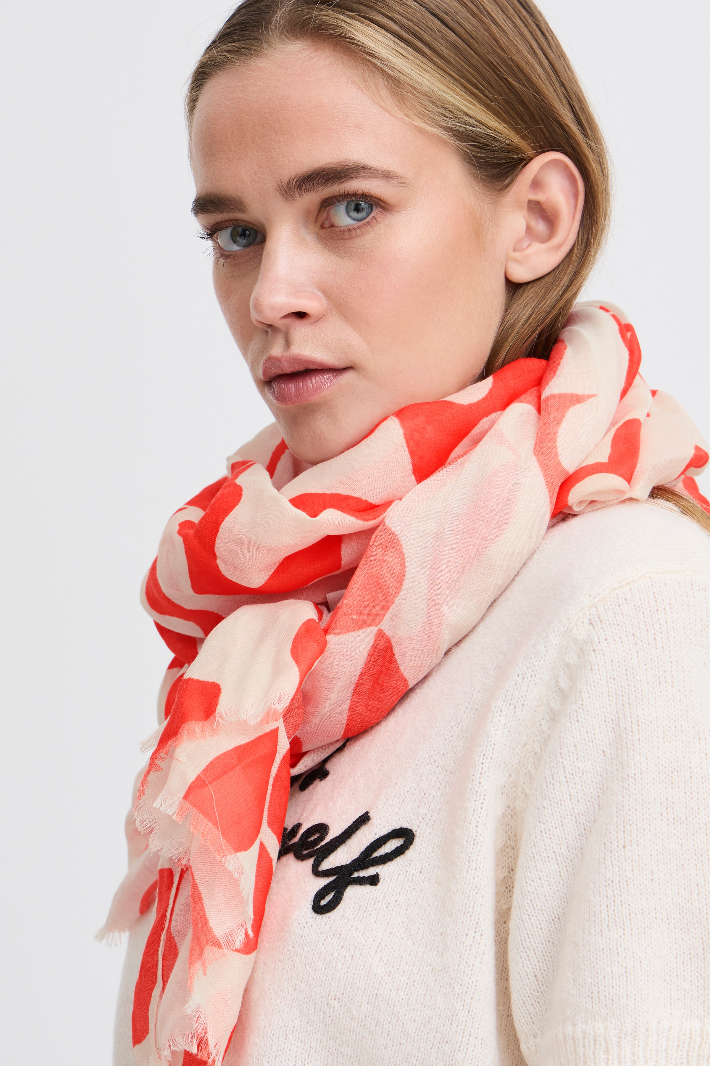 IAMARTE Skjerf LOOKBOOK FRONT 20122648-171564