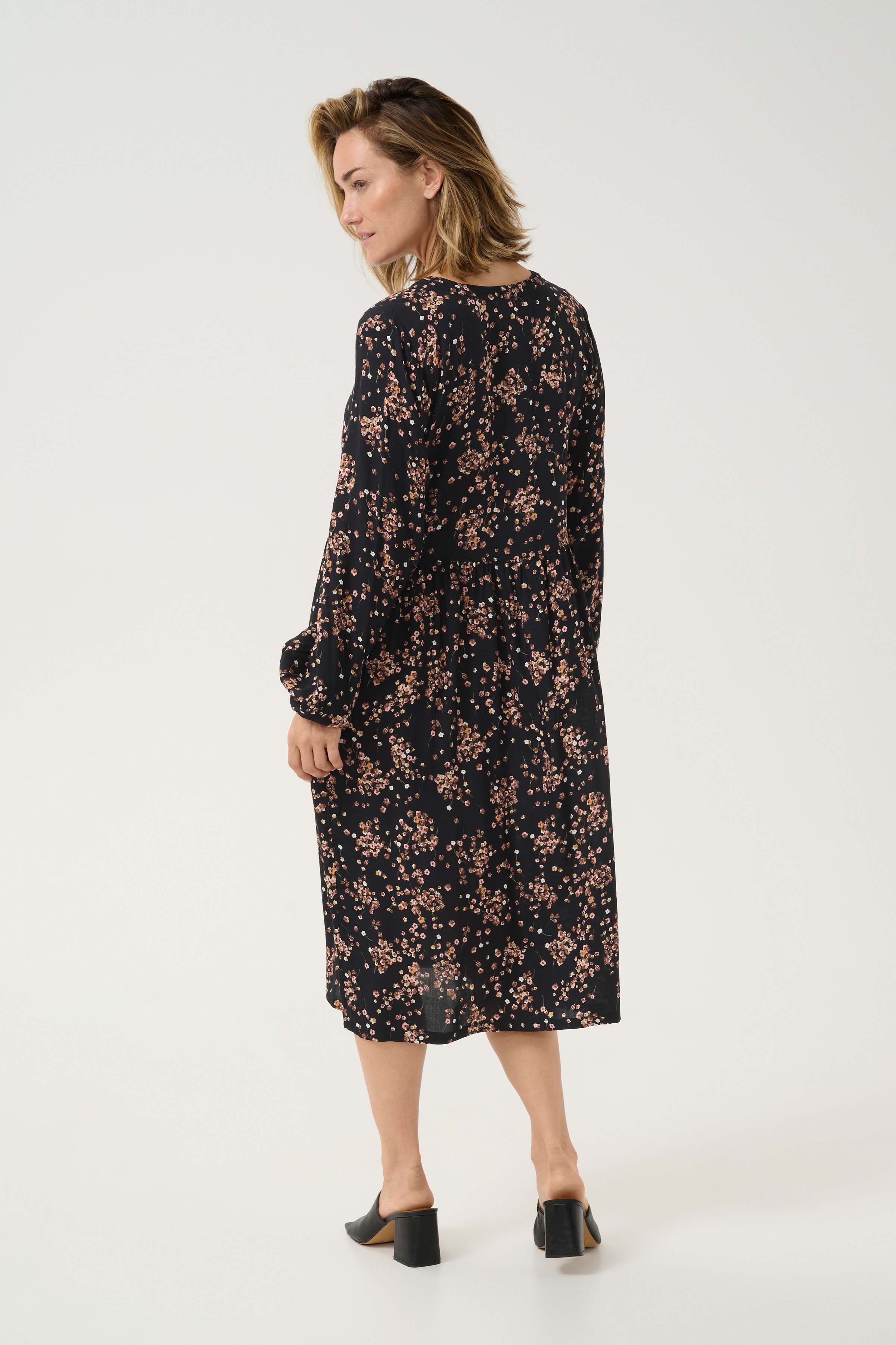 BPnuella Kjole LOOKBOOK BACK 10590784-106774B