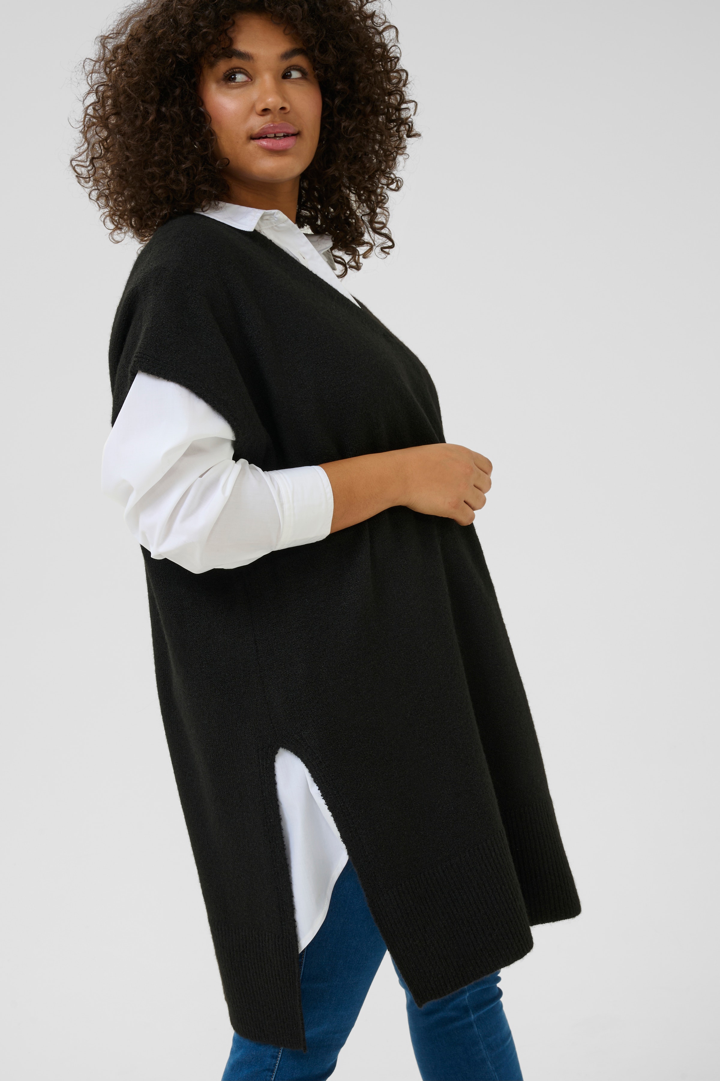 KCannett Poncho LOOKBOOK DETAIL 10582738-100121