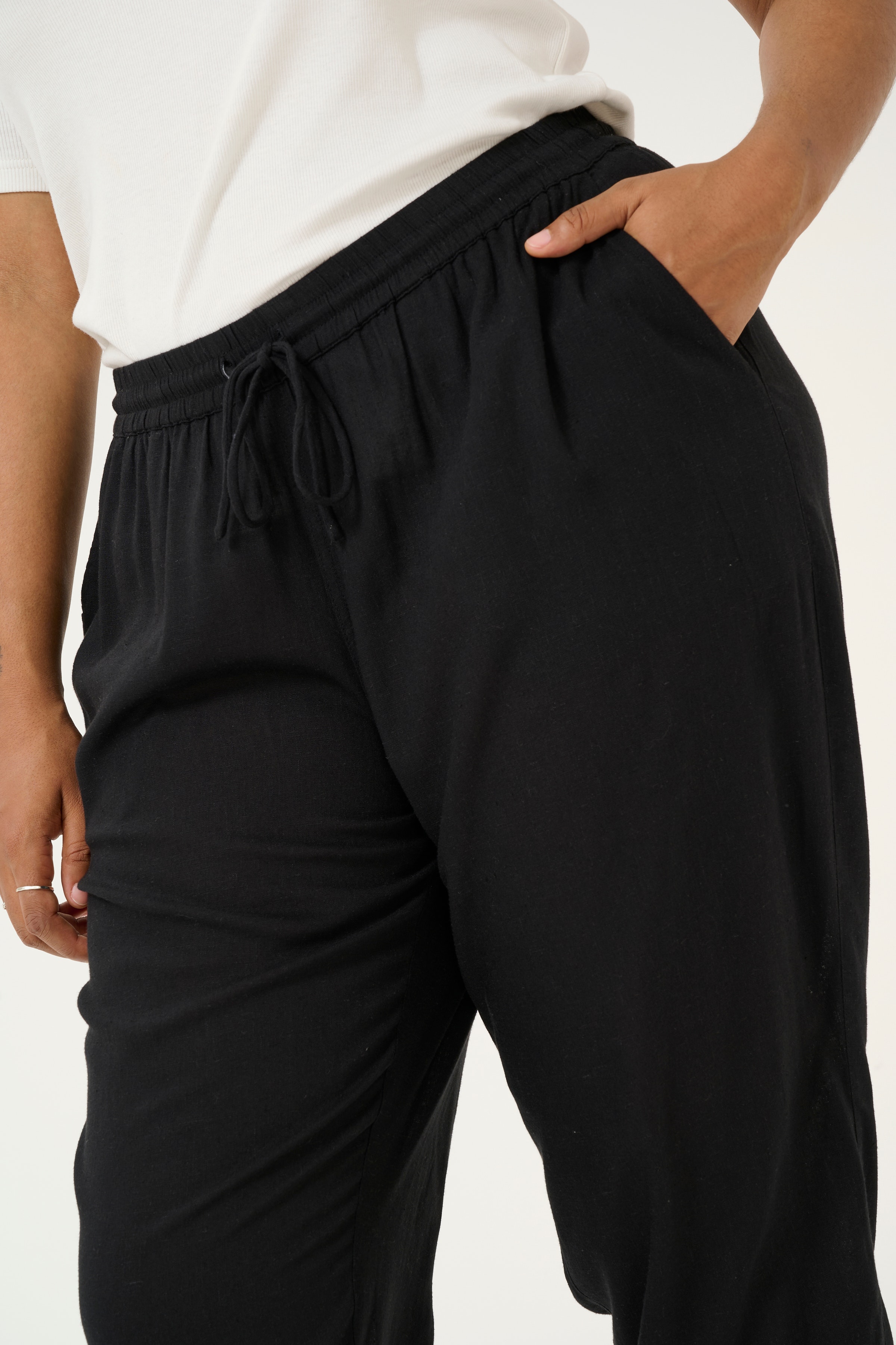 KCmille Caprihose LOOKBOOK DETAIL 10583101-100121