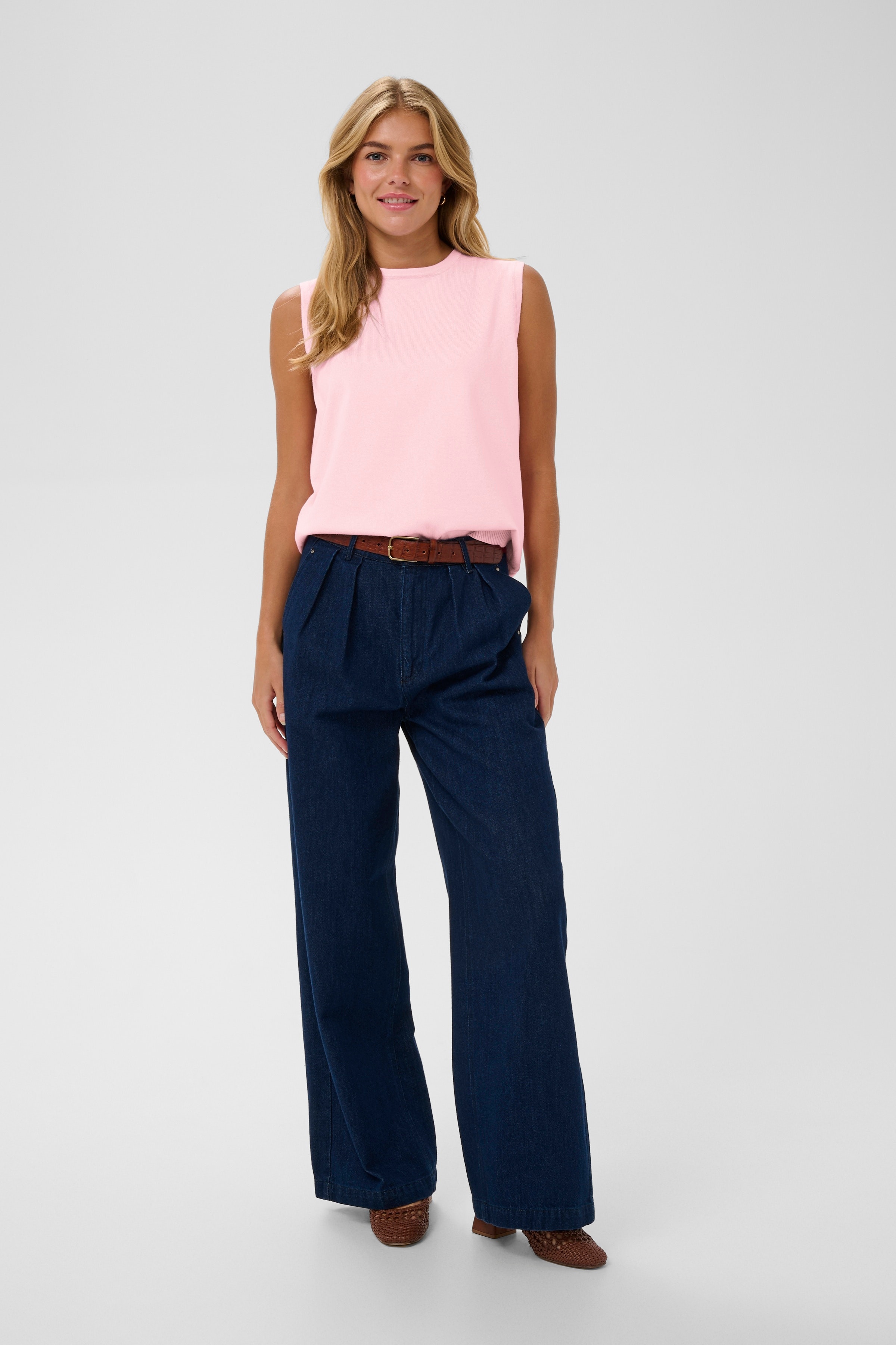 MilaSZ Waistcoat LOOKBOOK FRONT 30511506-132801