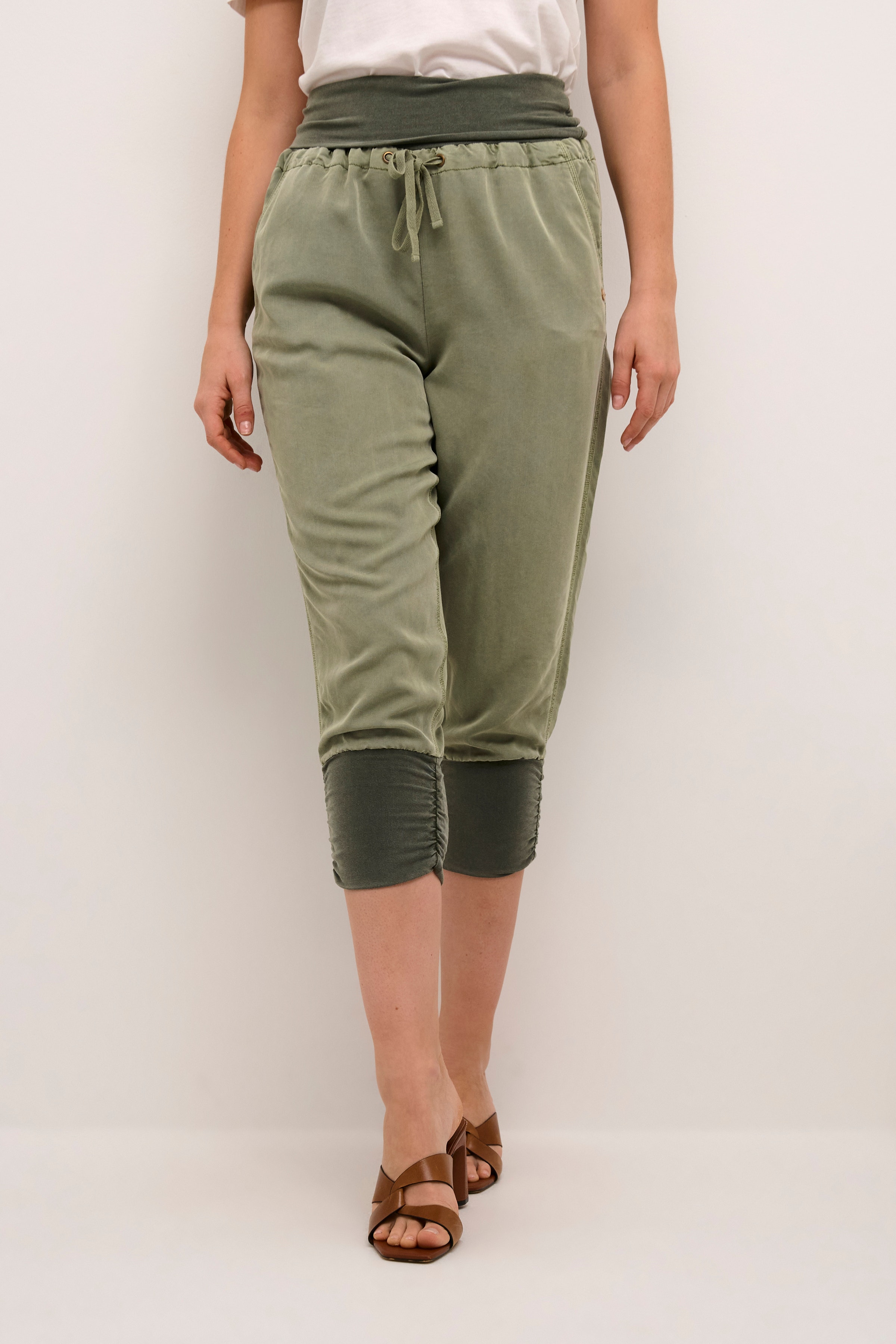 Line Hose LOOKBOOK FRONT 10604697-170115