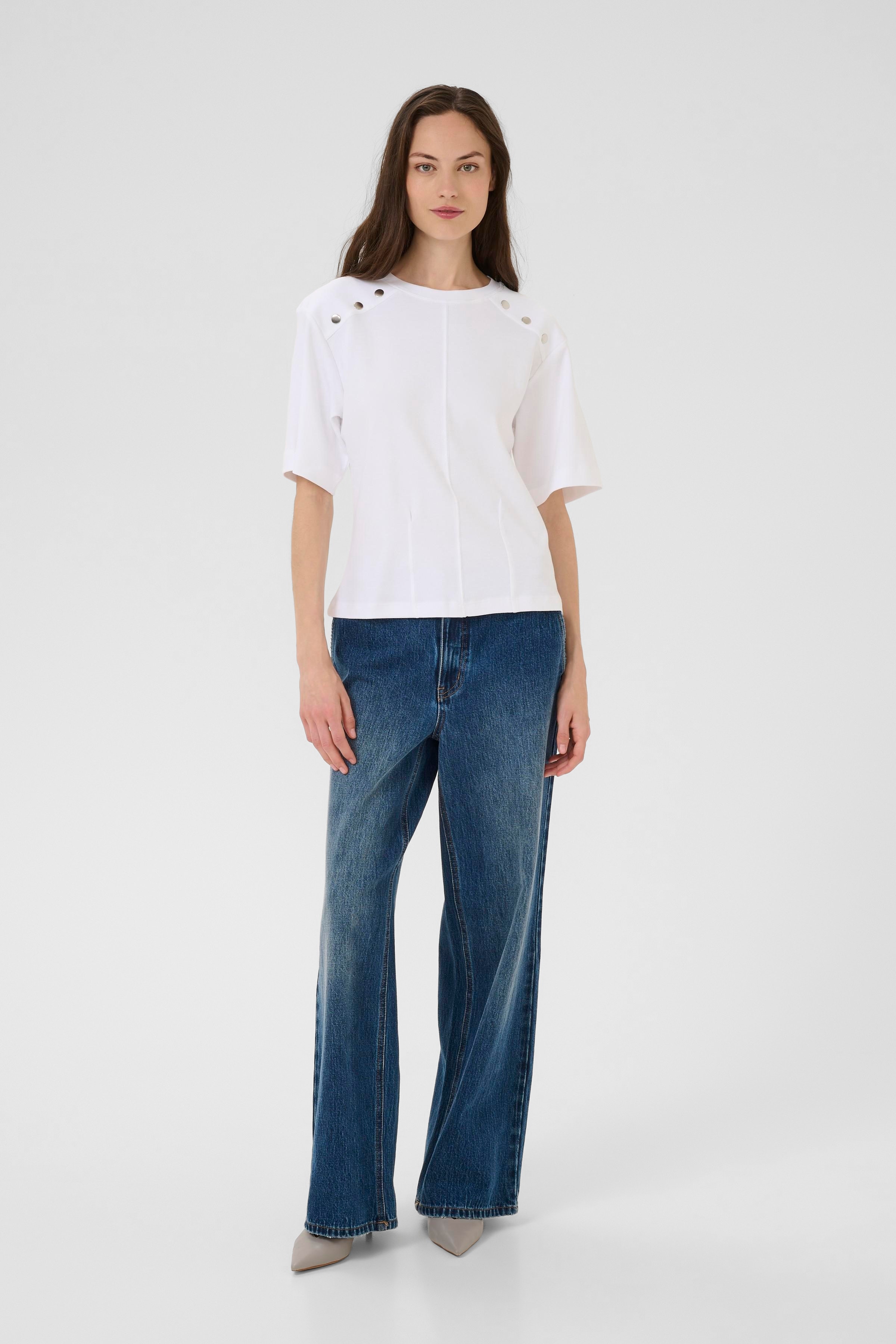 KBDella T-shirt LOOKBOOK FRONT 10105772-110601