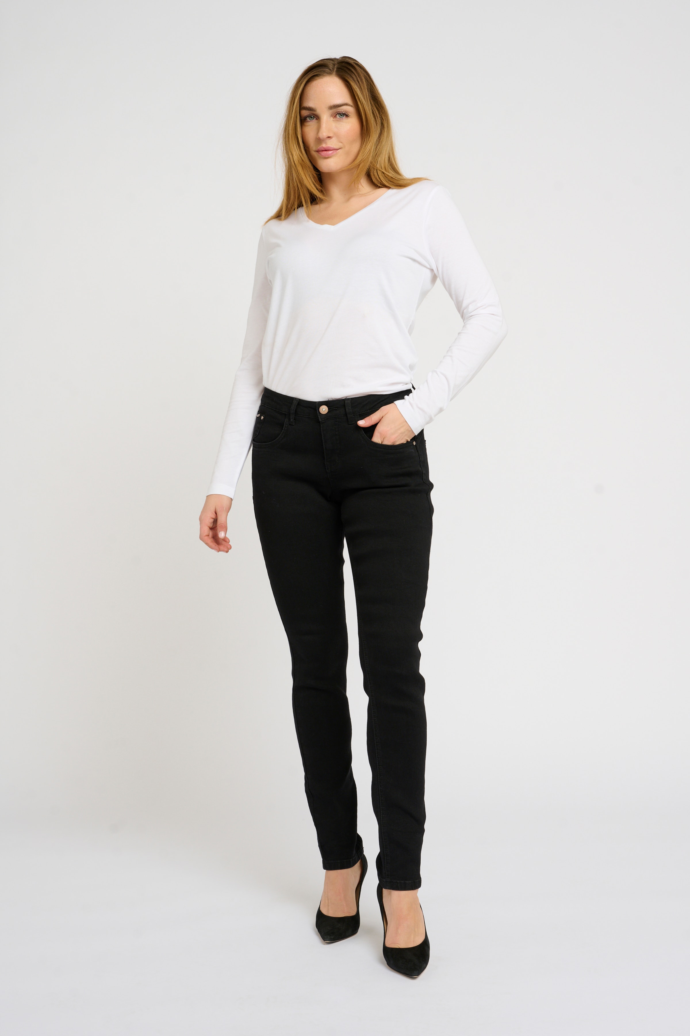 CRLone Jeans LOOKBOOK FRONT 10609566-101402