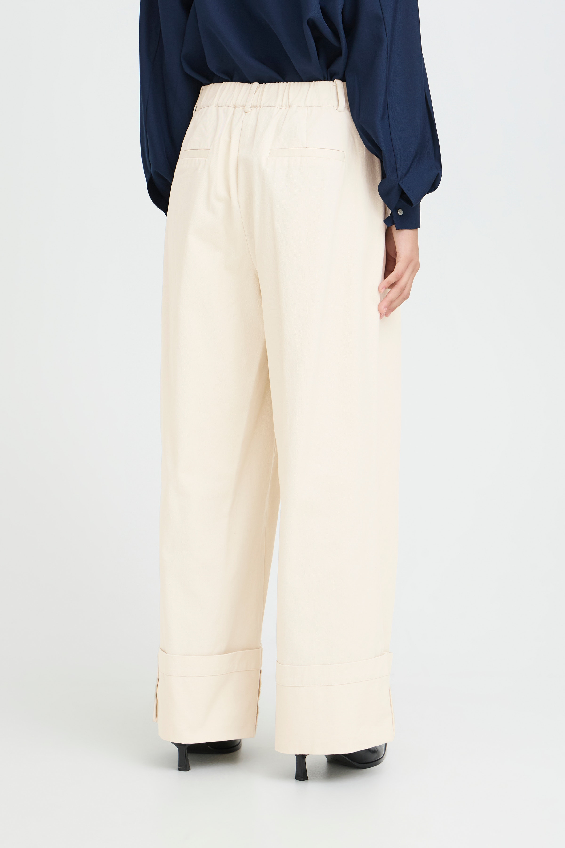 IHGAZTO Trousers LOOKBOOK BACK 20125075-124301