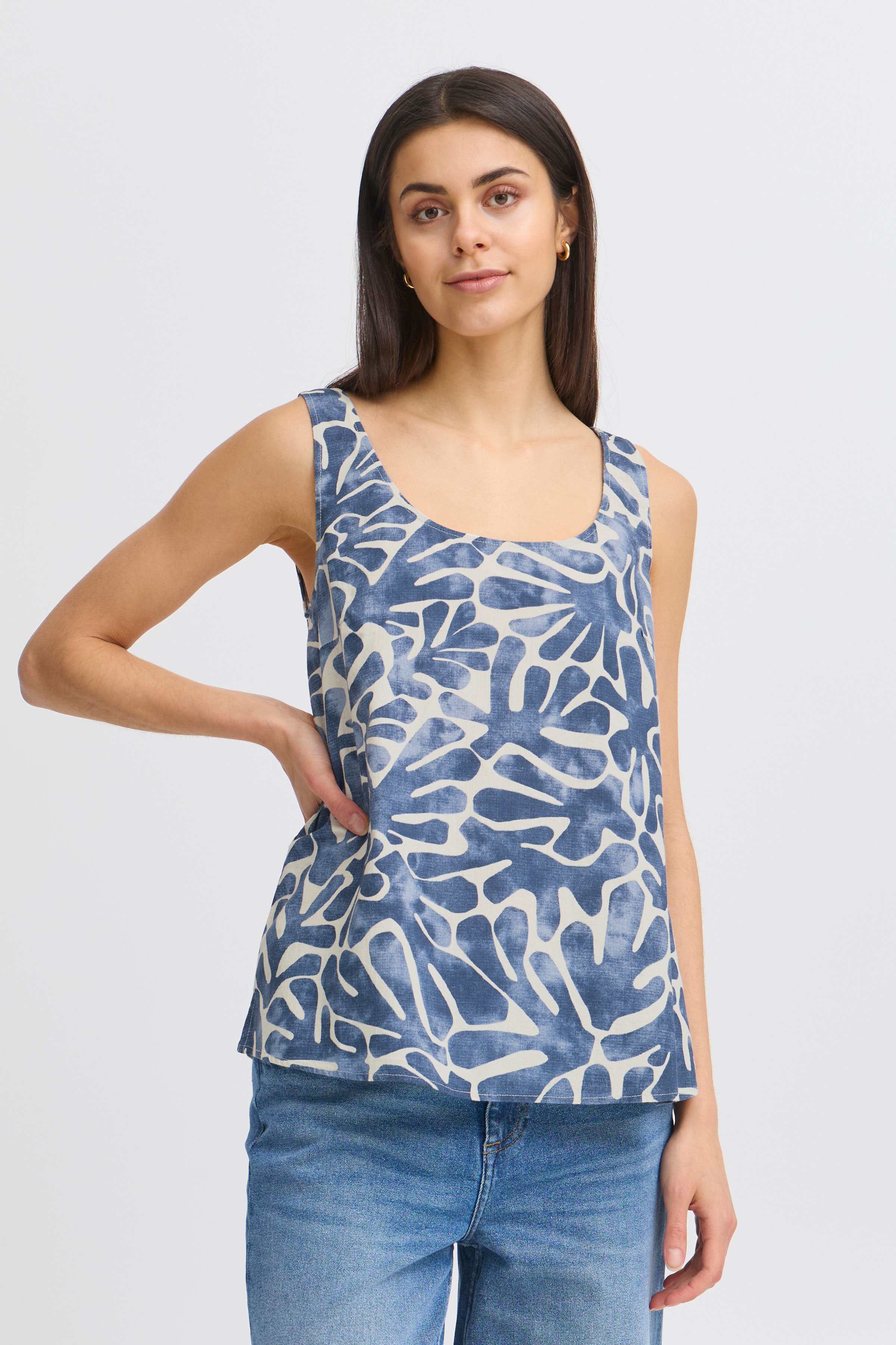 FRMADDIE Top LOOKBOOK FRONT 20615442-204670