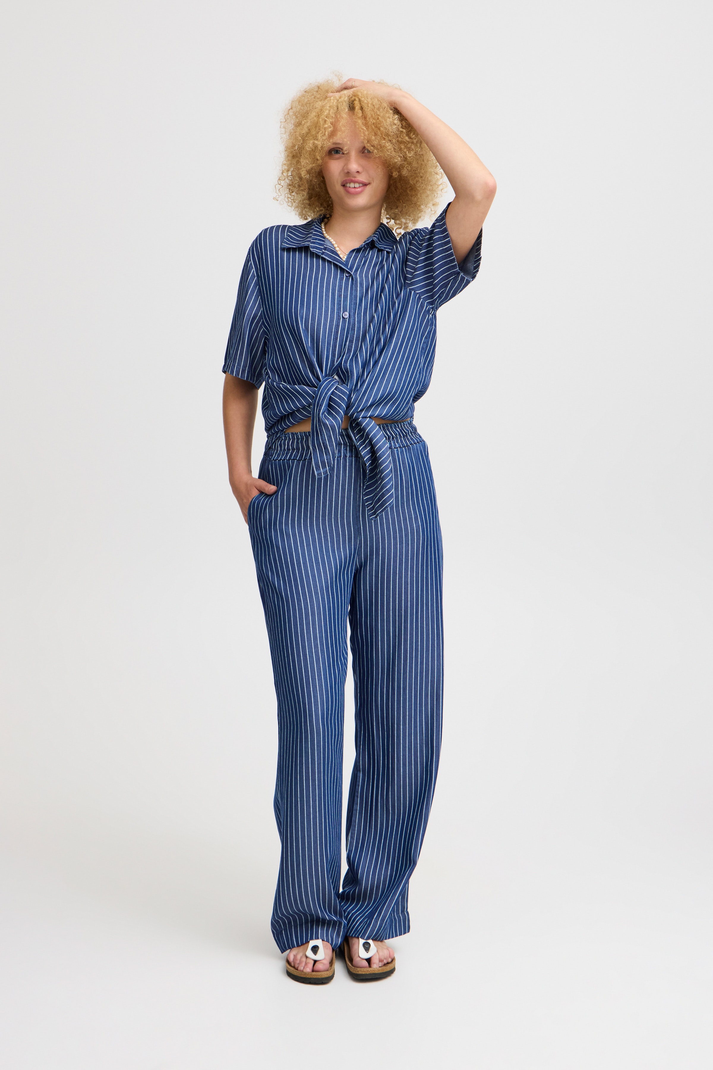 SBJARUSKA Trousers LOOKBOOK FRONT 22100627-203358